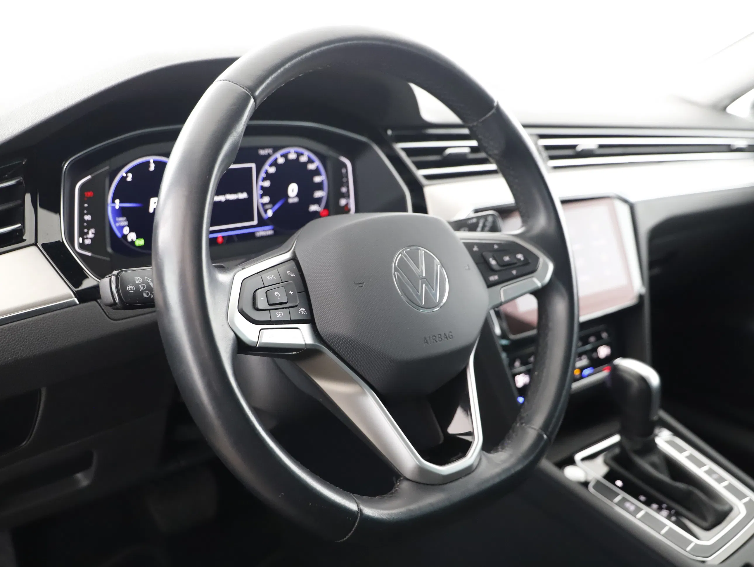 VW Passat Variant 2.0 TDI BMT Elegance | Bild 4 von 23