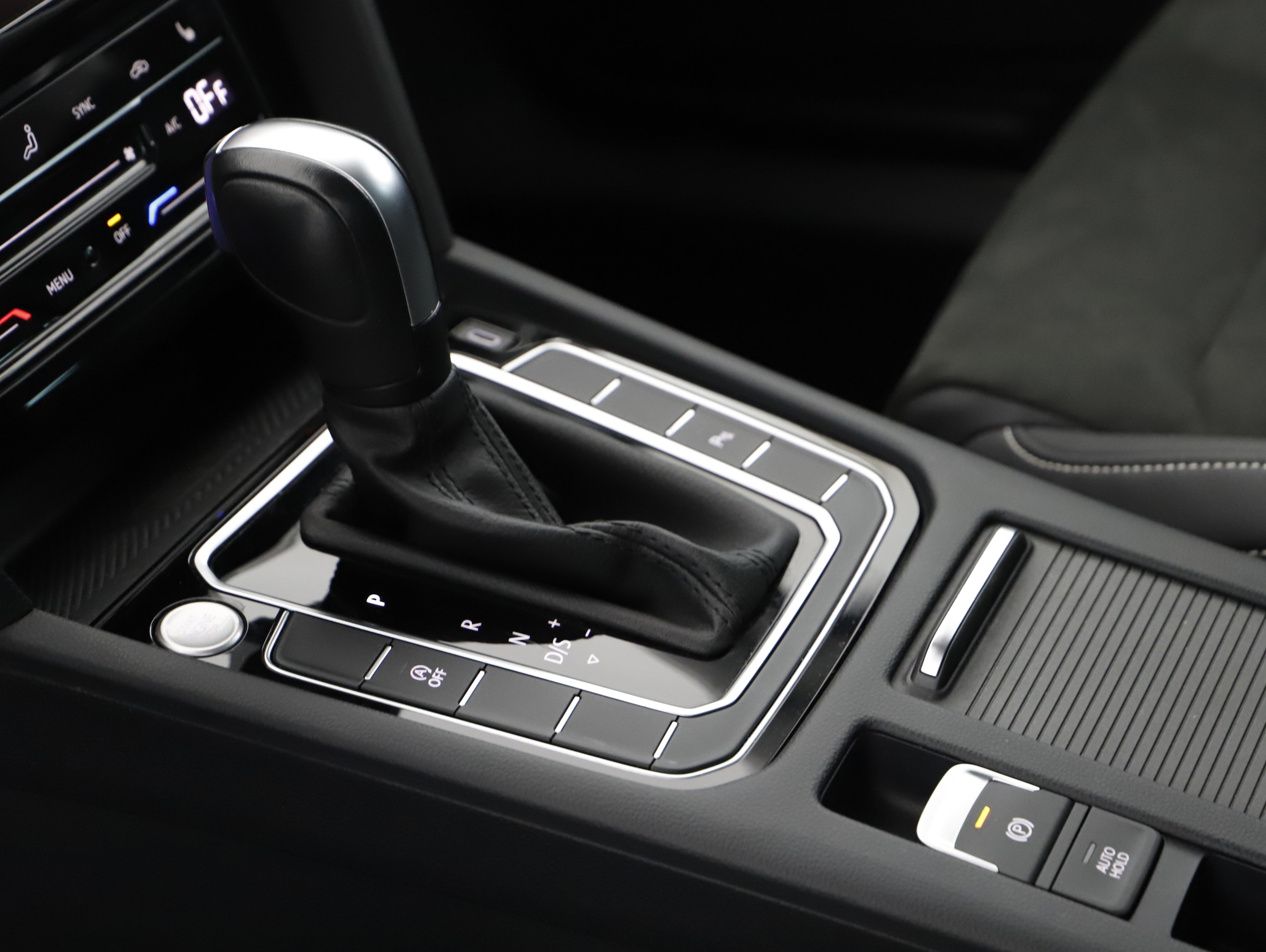 VW Passat Variant 2.0 TDI BMT Elegance | Bild 5 von 23
