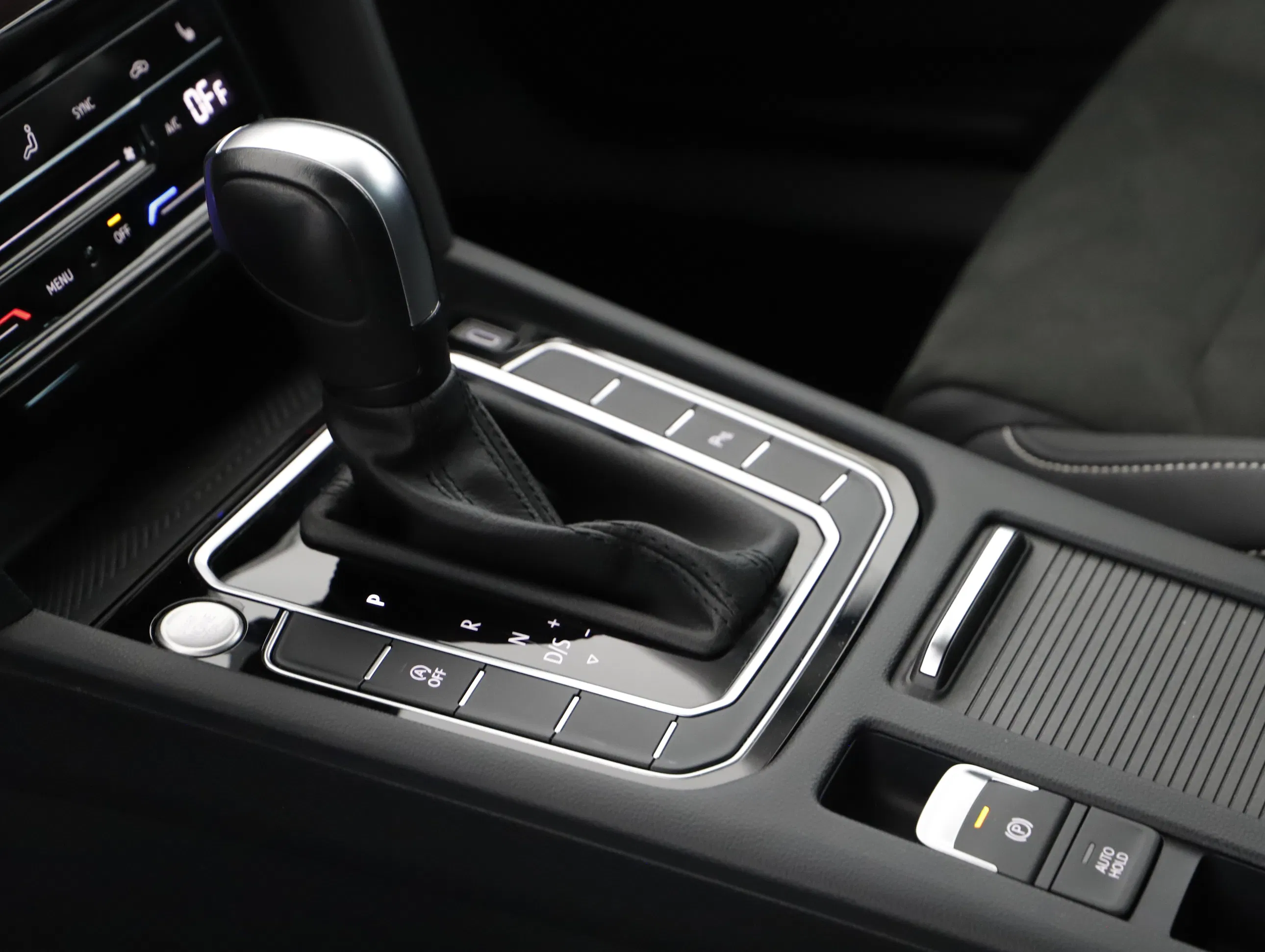 VW Passat Variant 2.0 TDI BMT Elegance | Bild 5 von 23