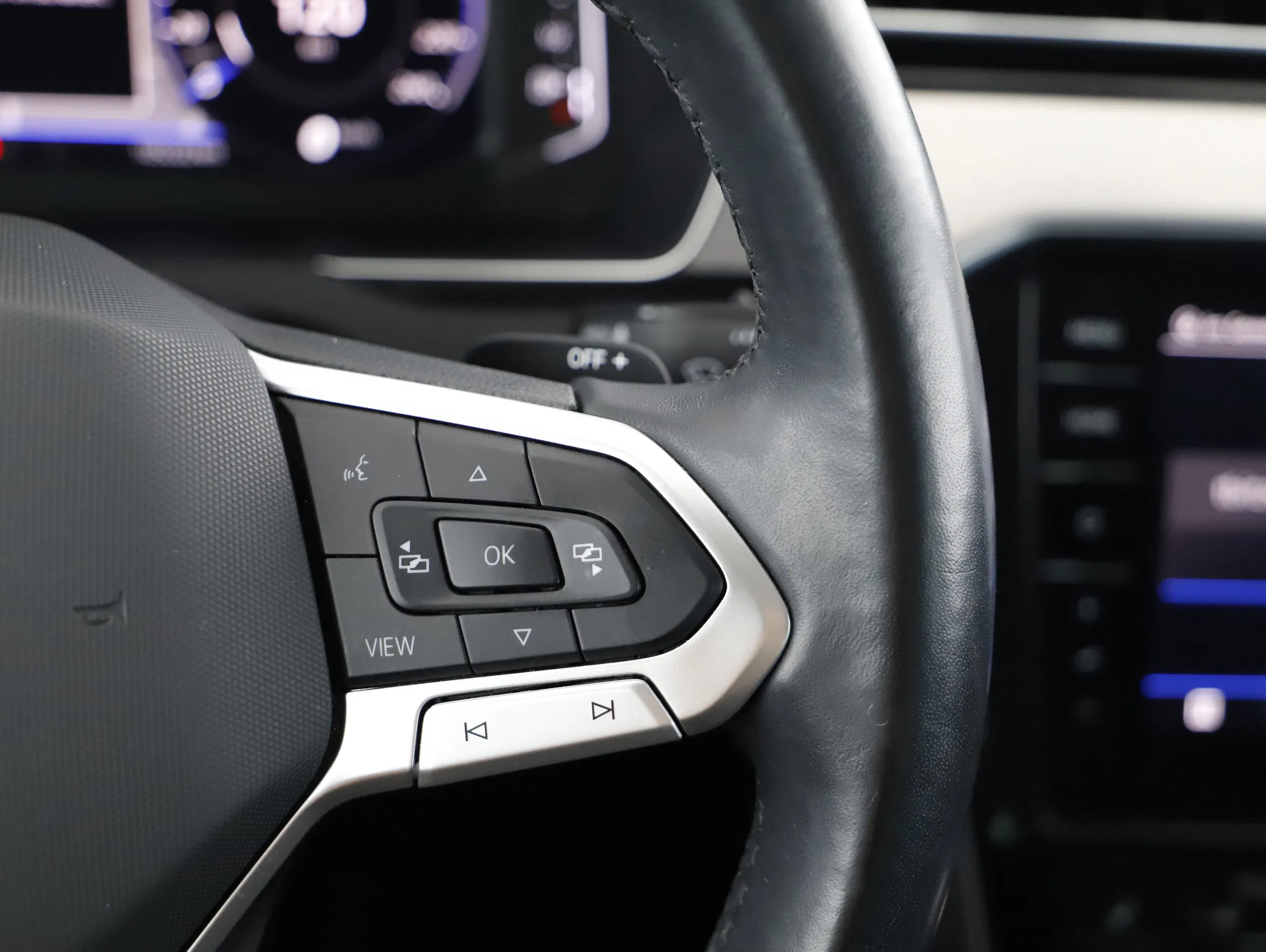 VW Passat Variant 2.0 TDI BMT Elegance | Bild 10 von 23