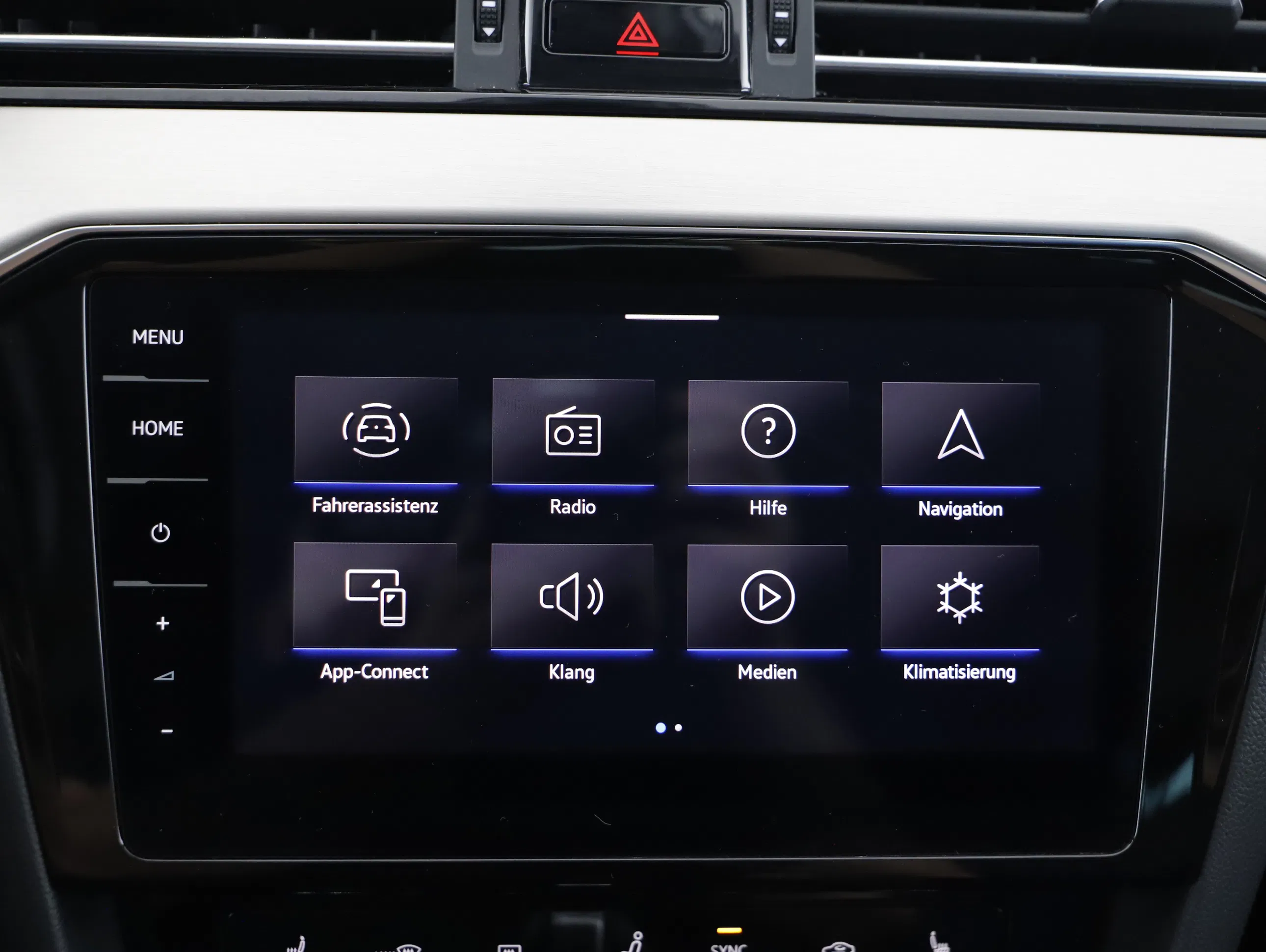 VW Passat Variant 2.0 TDI BMT Elegance | Bild 14 von 23