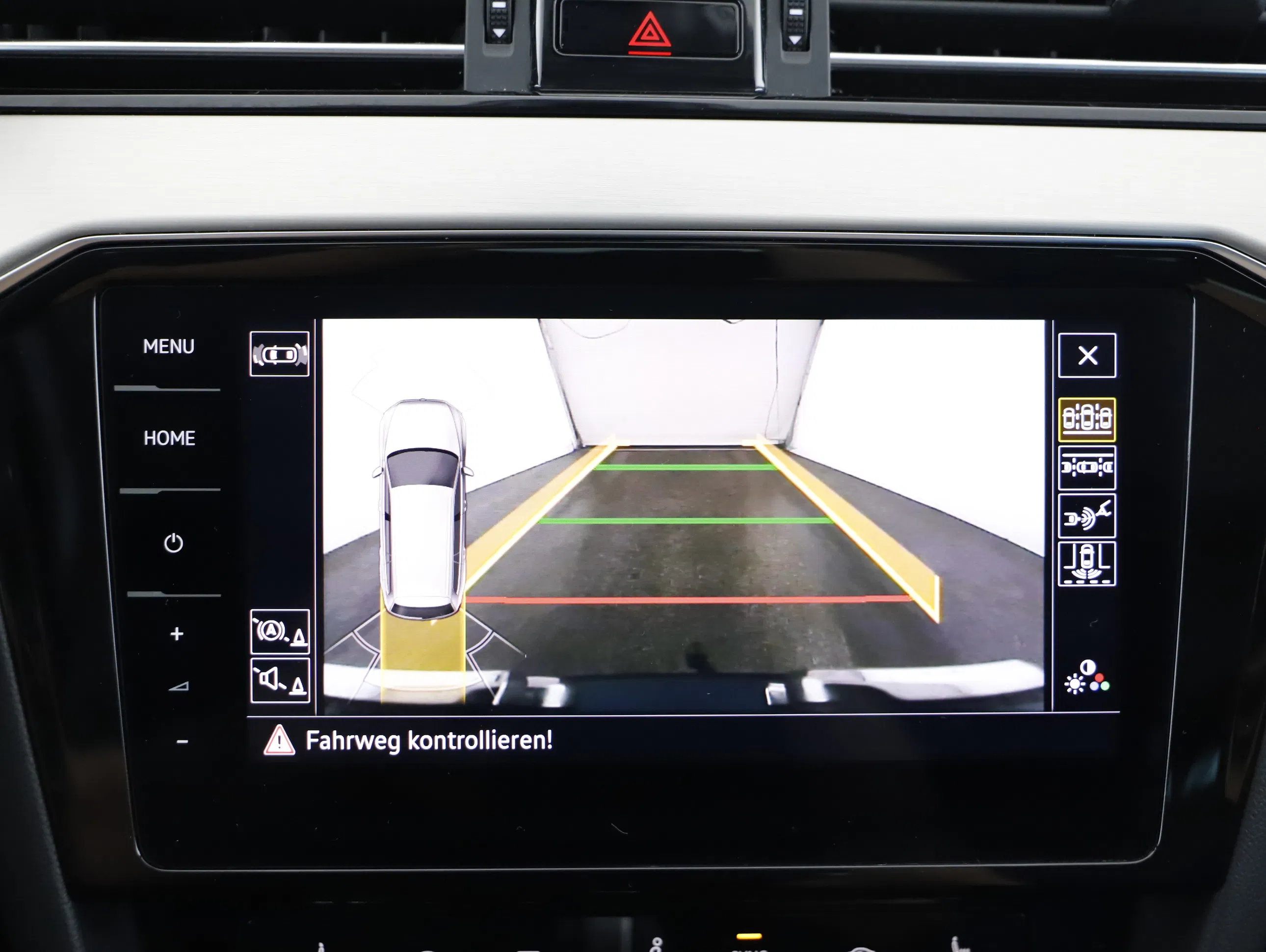 VW Passat Variant 2.0 TDI BMT Elegance | Bild 15 von 23