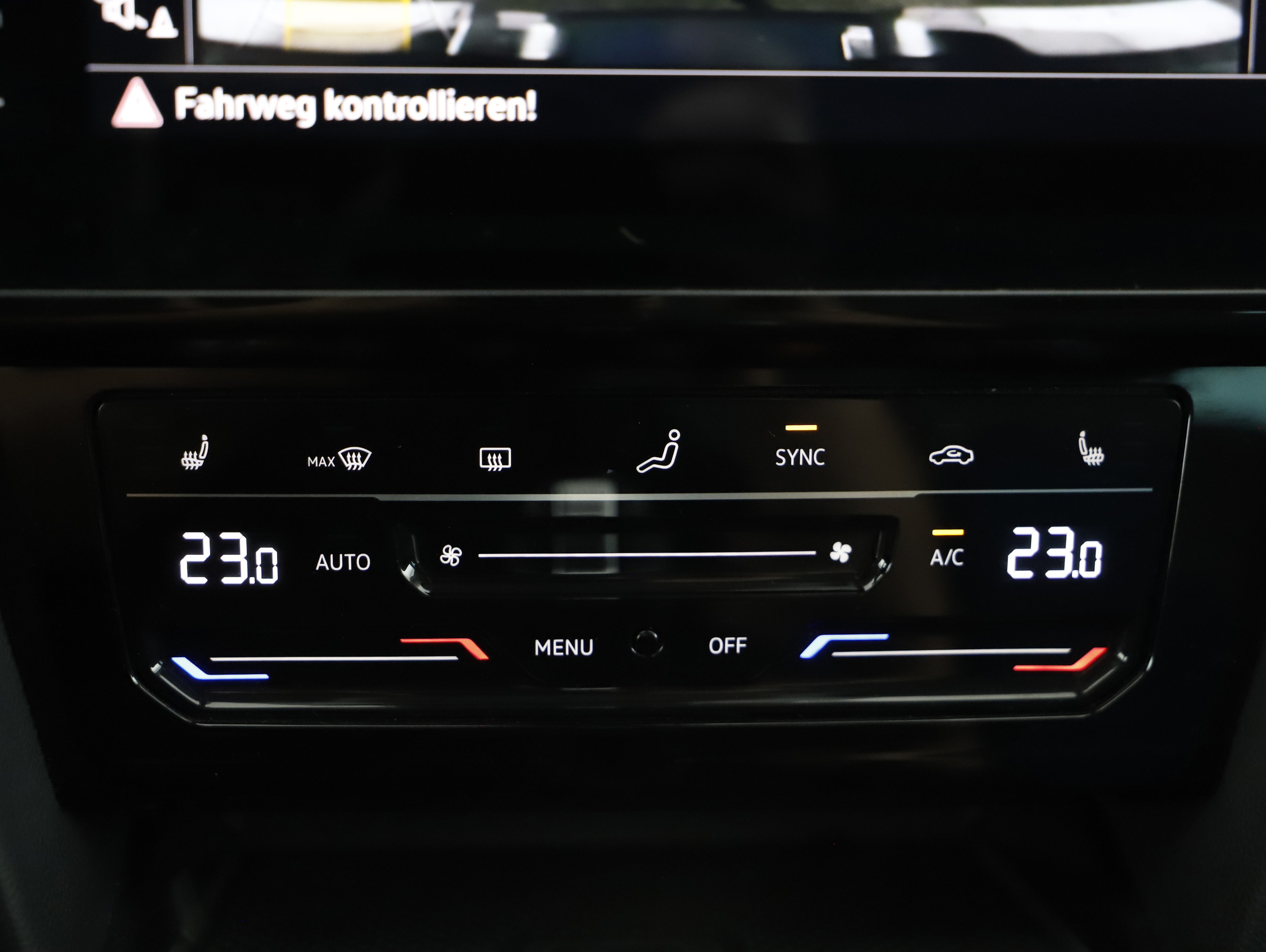 VW Passat Variant 2.0 TDI BMT Elegance | Bild 13 von 23