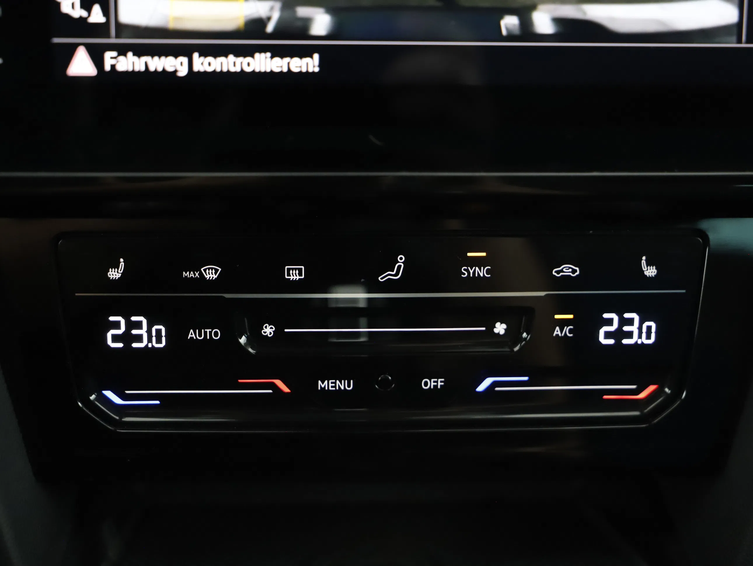 VW Passat Variant 2.0 TDI BMT Elegance | Bild 13 von 23