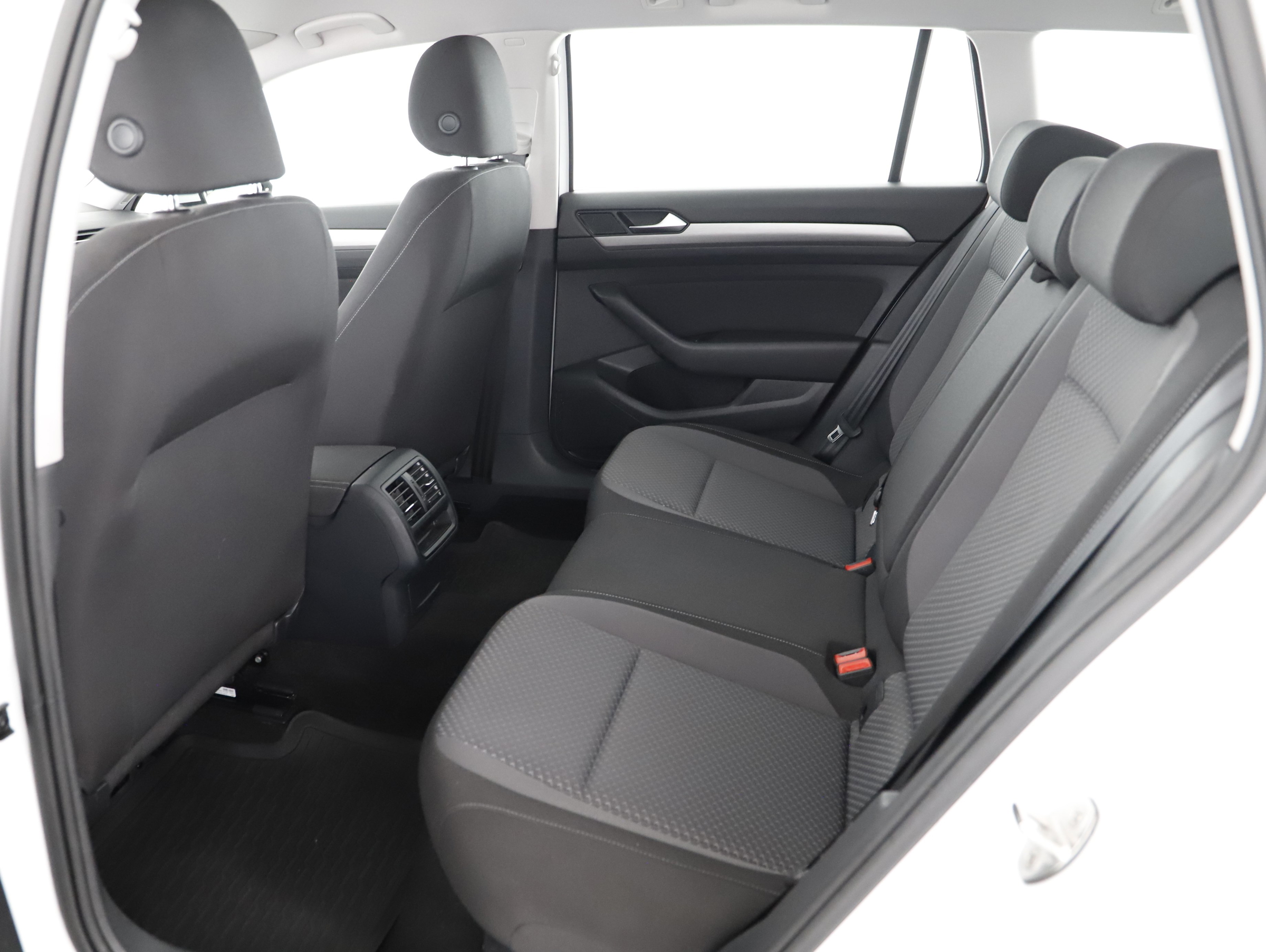 VW Passat Variant 2.0 TDI BMT | Bild 15 von 31