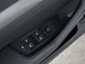 VW Passat Variant 2.0 TDI BMT | Thumbnail 19 von 31