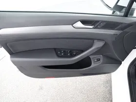 VW Passat Variant 2.0 TDI BMT | Thumbnail 4 von 31