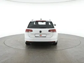 VW Passat Variant 2.0 TDI BMT | Thumbnail 30 von 31