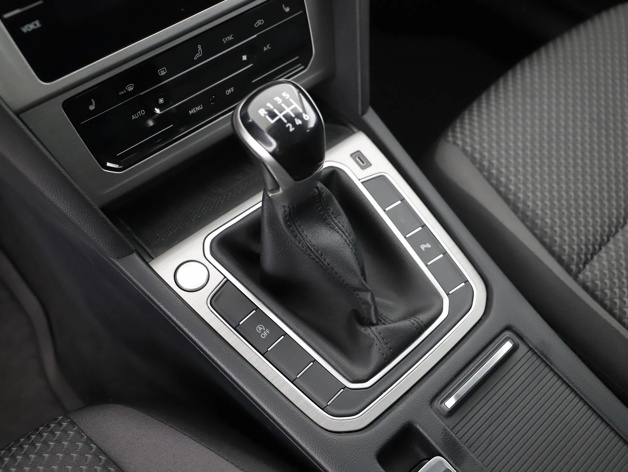 VW Passat Variant 2.0 TDI BMT | Bild 10 von 31