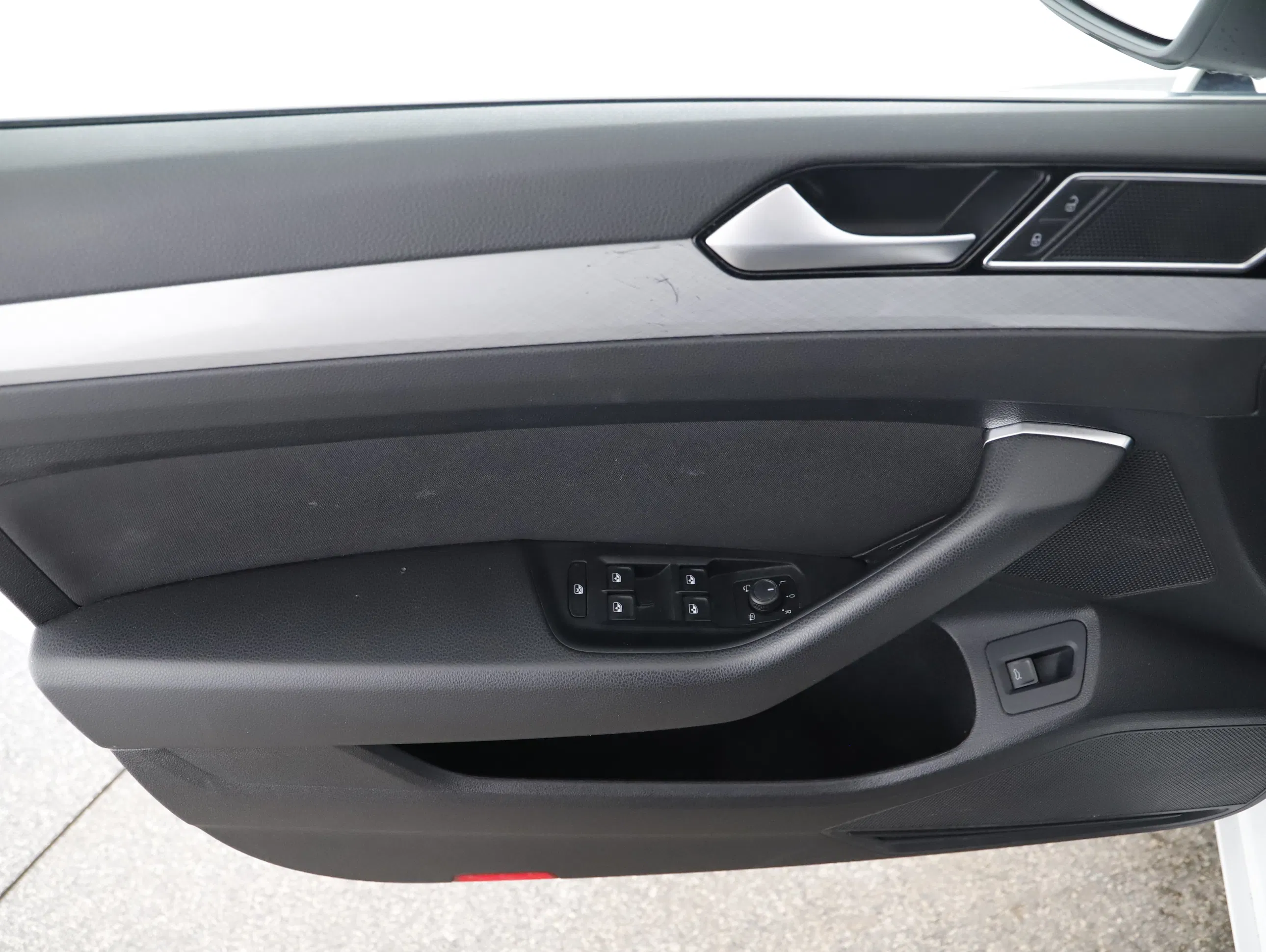 VW Passat Variant 2.0 TDI BMT Business | Bild 2 von 10