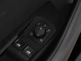 VW Passat Variant 2.0 TDI BMT Business | Thumbnail 3 von 10