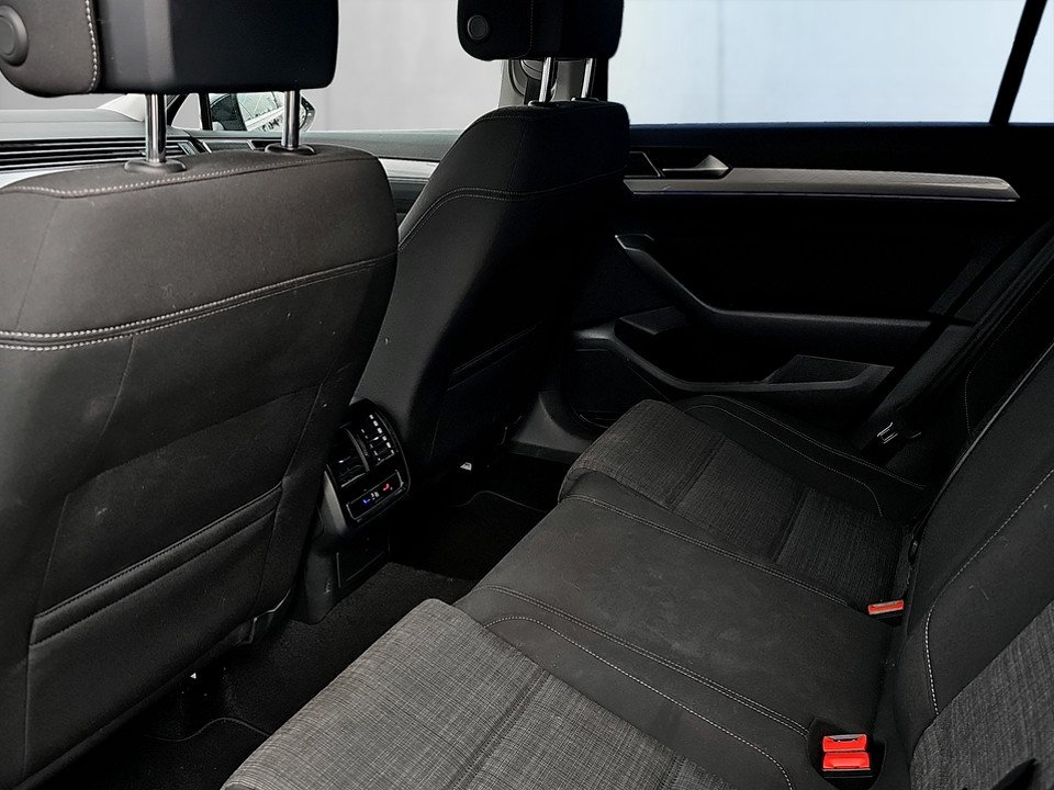 VW Passat 2.0 TDI Business DSG | Bild 12 von 19