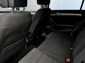 VW Passat 2.0 TDI Business DSG | Thumbnail 12 von 19