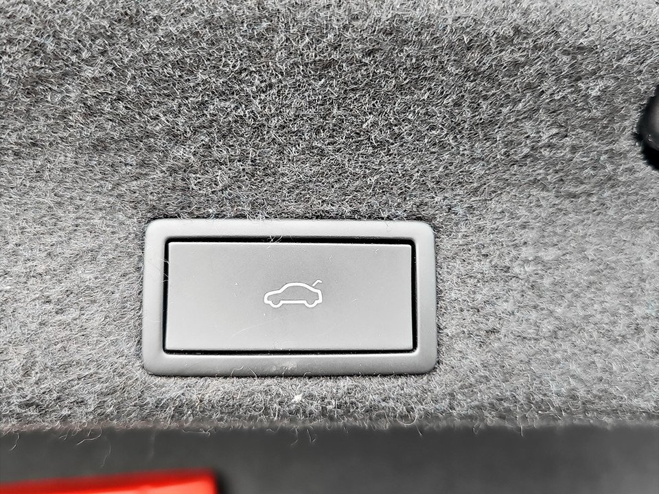 VW Passat 2.0 TDI Business DSG | Bild 14 von 19