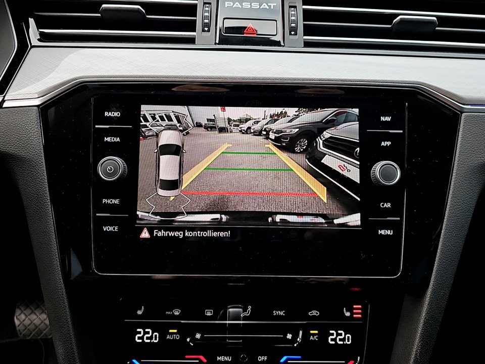 VW Passat 2.0 TDI Business DSG | Bild 17 von 19