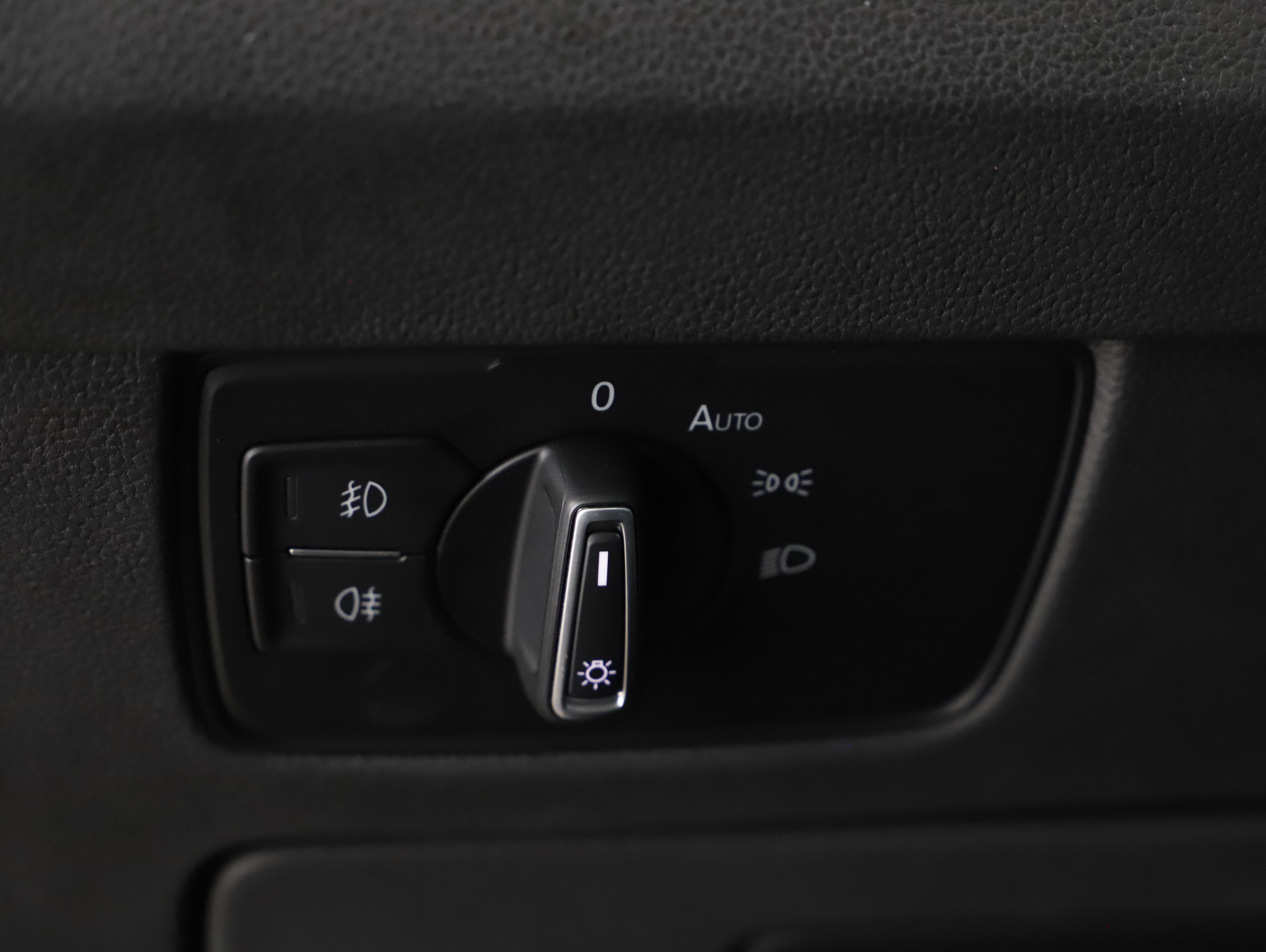 VW Passat Var. 2.0 TDI Eleg DSG | Bild 6 von 22