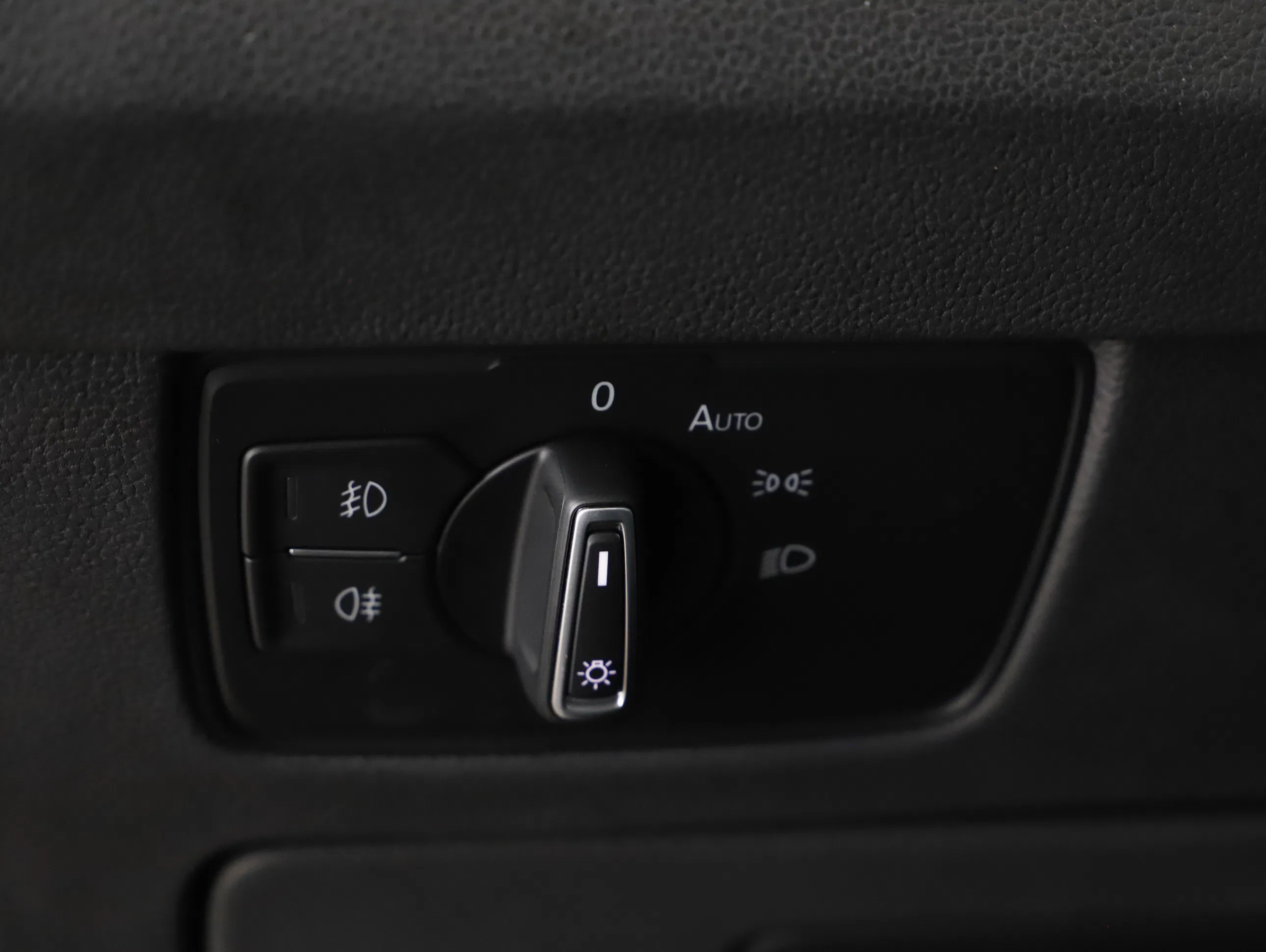 VW Passat Var. 2.0 TDI Eleg DSG | Bild 6 von 22