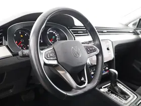 VW Passat Var. 2.0 TDI Eleg DSG | Thumbnail 8 von 22