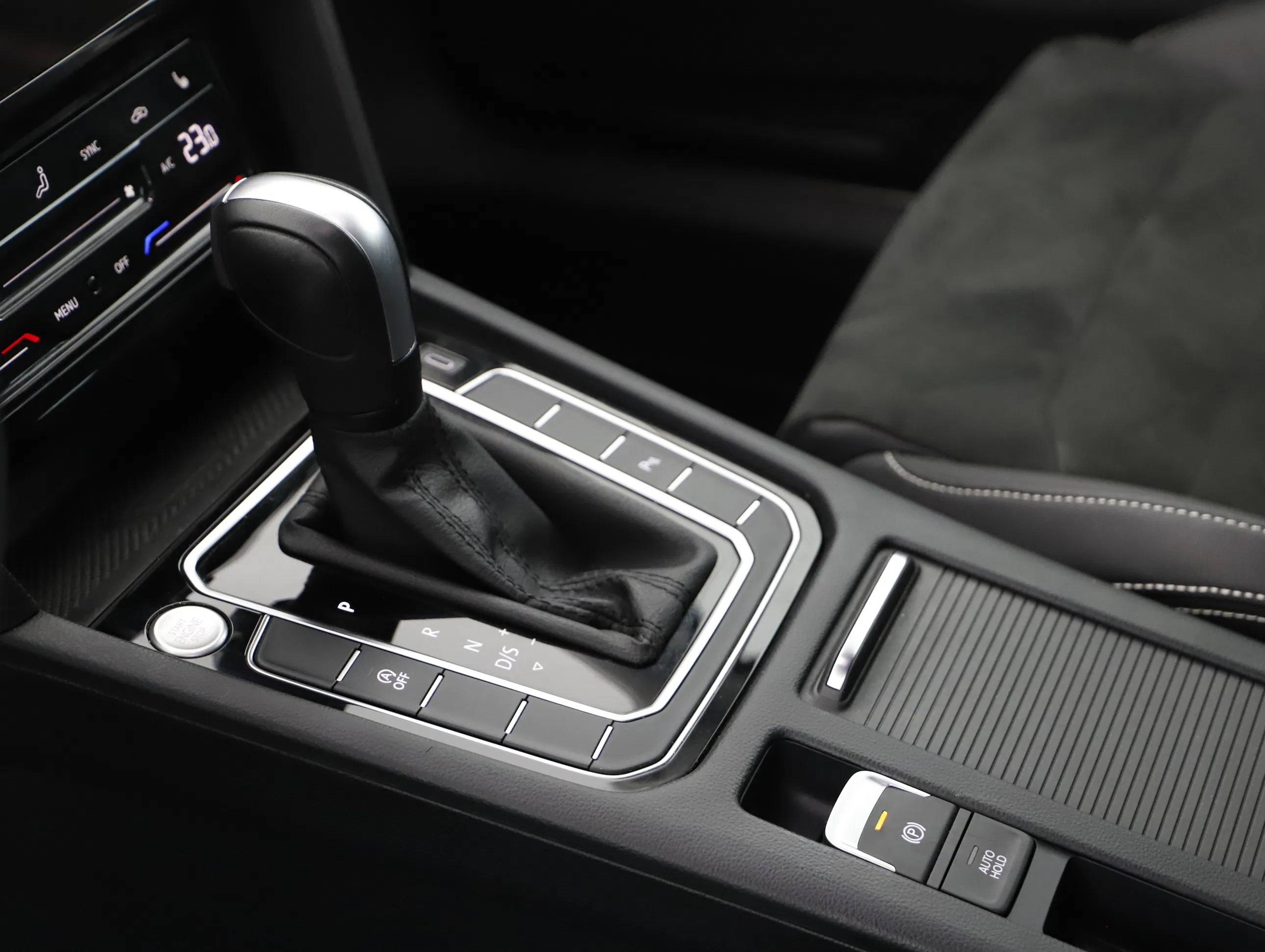 VW Passat Var. 2.0 TDI Eleg DSG | Bild 13 von 22