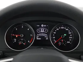 VW Passat Variant 2.0 TDI BMT | Thumbnail 16 von 31