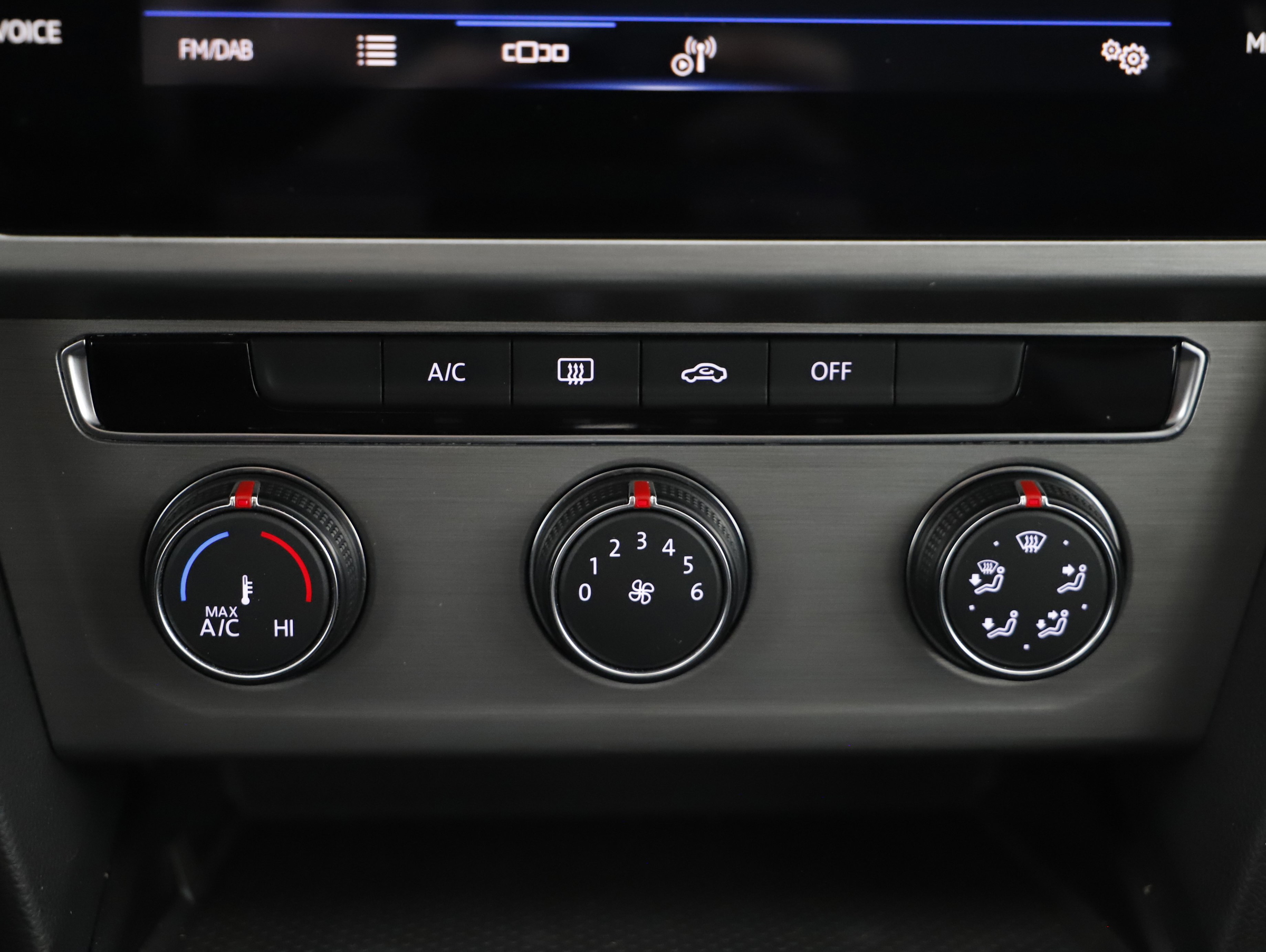 VW Passat Variant 2.0 TDI BMT | Bild 23 von 31