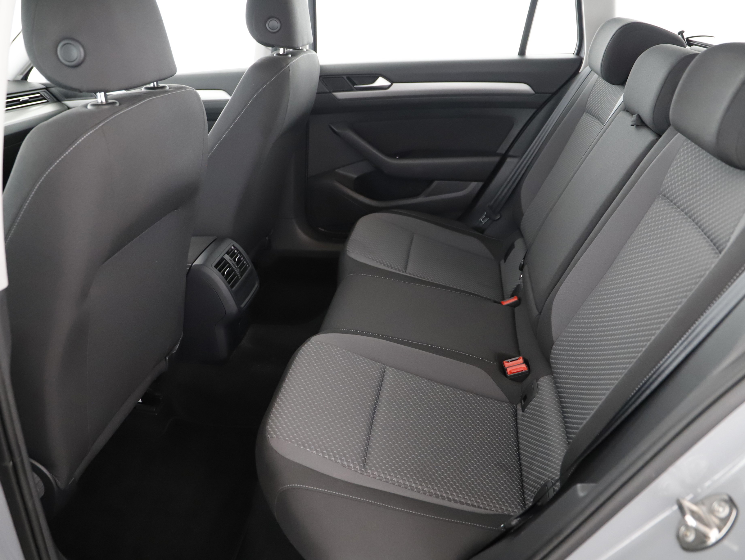 VW Passat Variant 2.0 TDI BMT | Bild 25 von 31