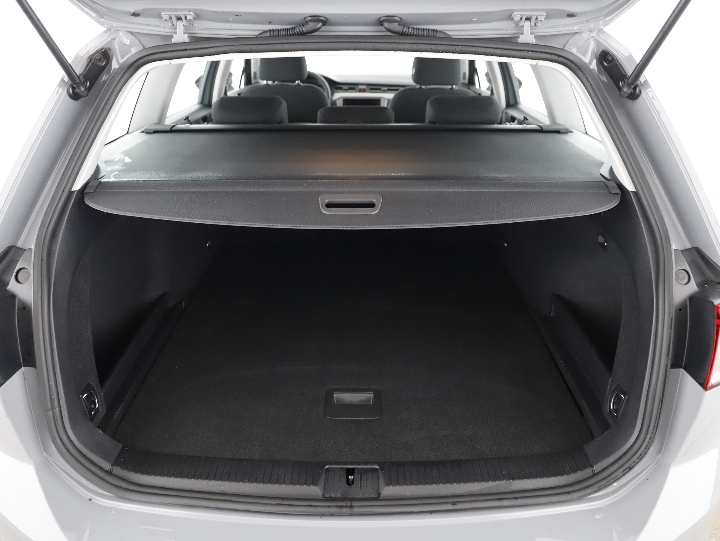 VW Passat Variant 2.0 TDI BMT | Bild 26 von 31