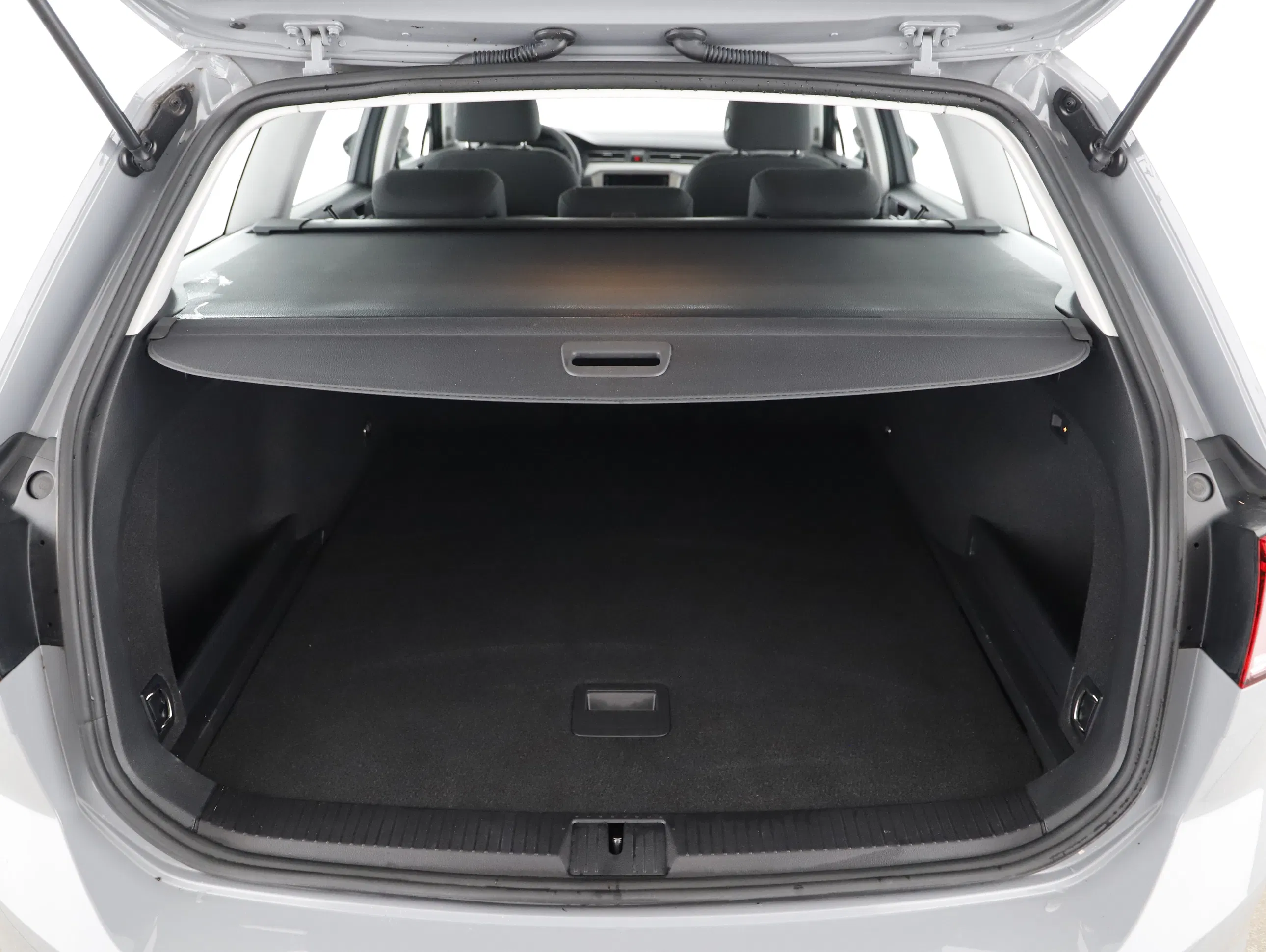 VW Passat Variant 2.0 TDI BMT | Bild 26 von 31