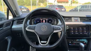 VW Passat Variant 2.0 TDI 4Motion BMT Alltrack | Thumbnail 10 von 23