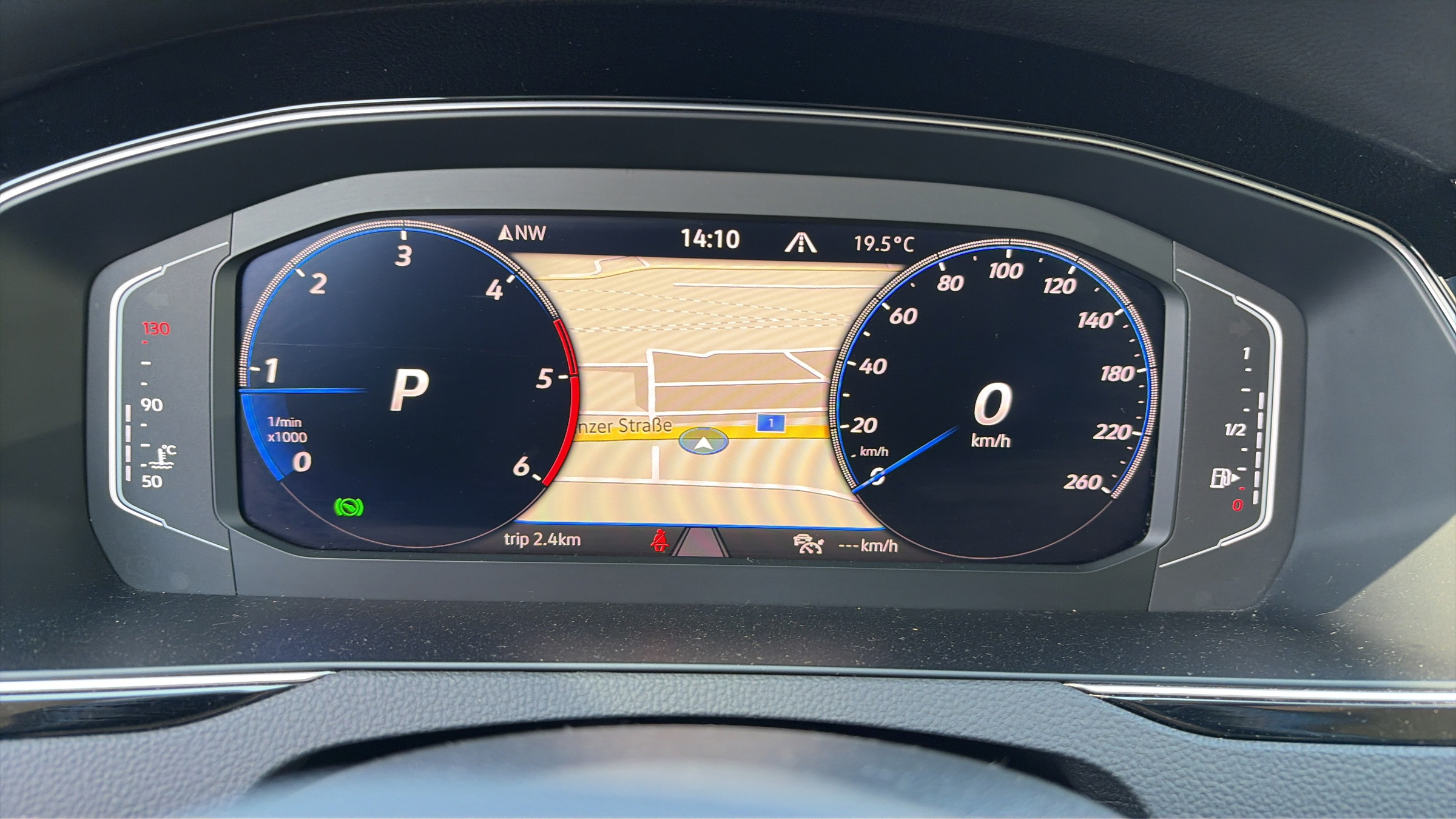 VW Passat Variant 2.0 TDI 4Motion BMT Alltrack | Bild 11 von 23