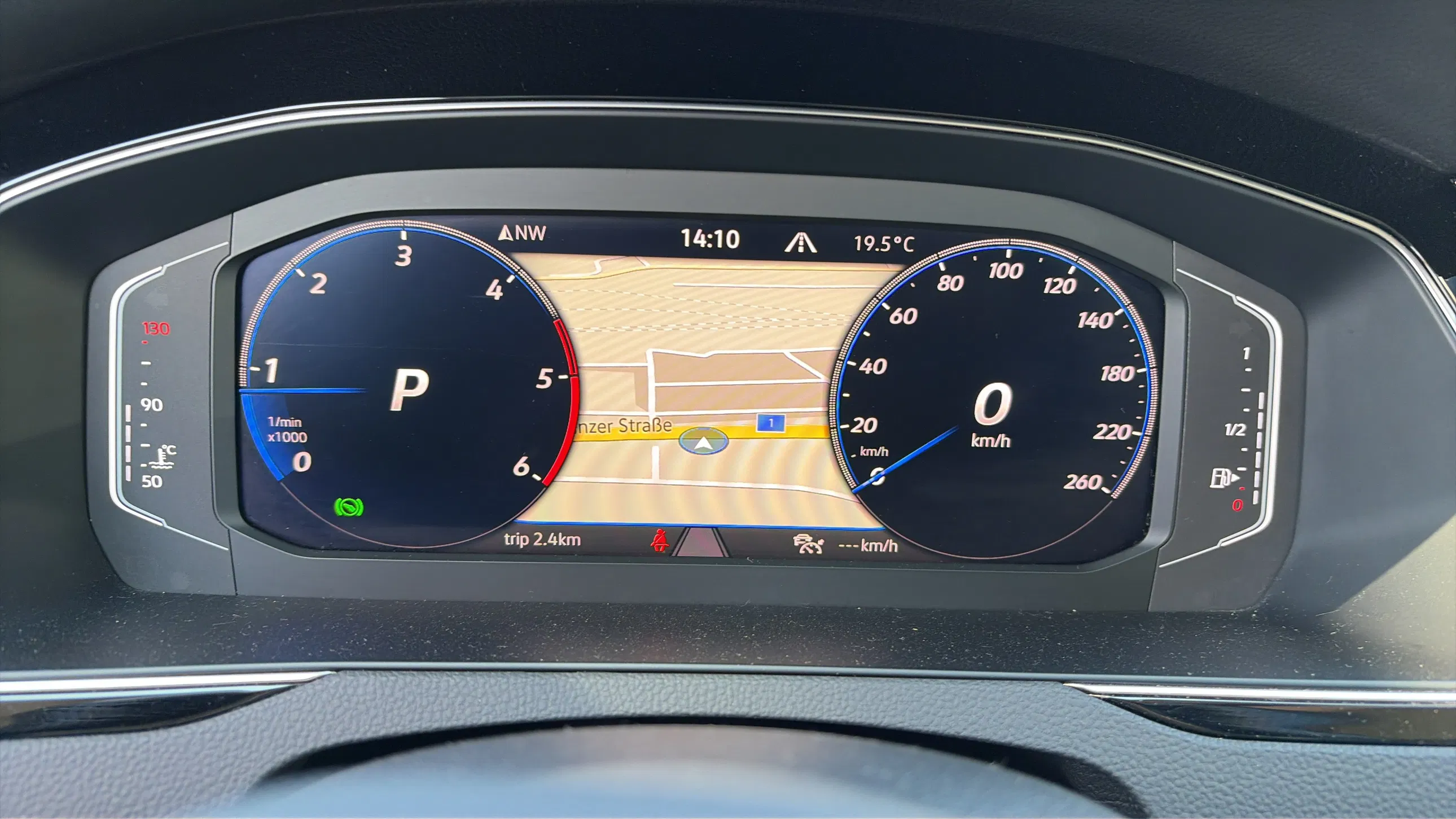 VW Passat Variant 2.0 TDI 4Motion BMT Alltrack | Bild 11 von 23