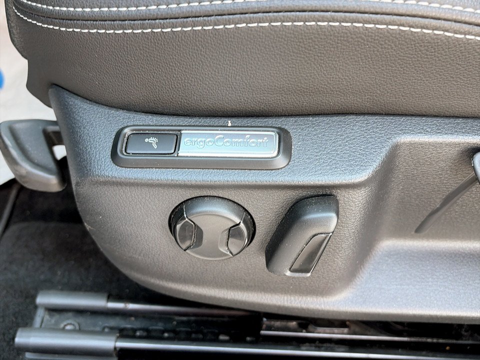 VW Passat Variant 2.0 TDI 4Motion BMT Alltrack | Bild 23 von 23