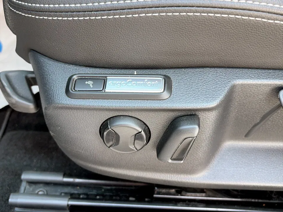 VW Passat Variant 2.0 TDI 4Motion BMT Alltrack | Bild 23 von 23