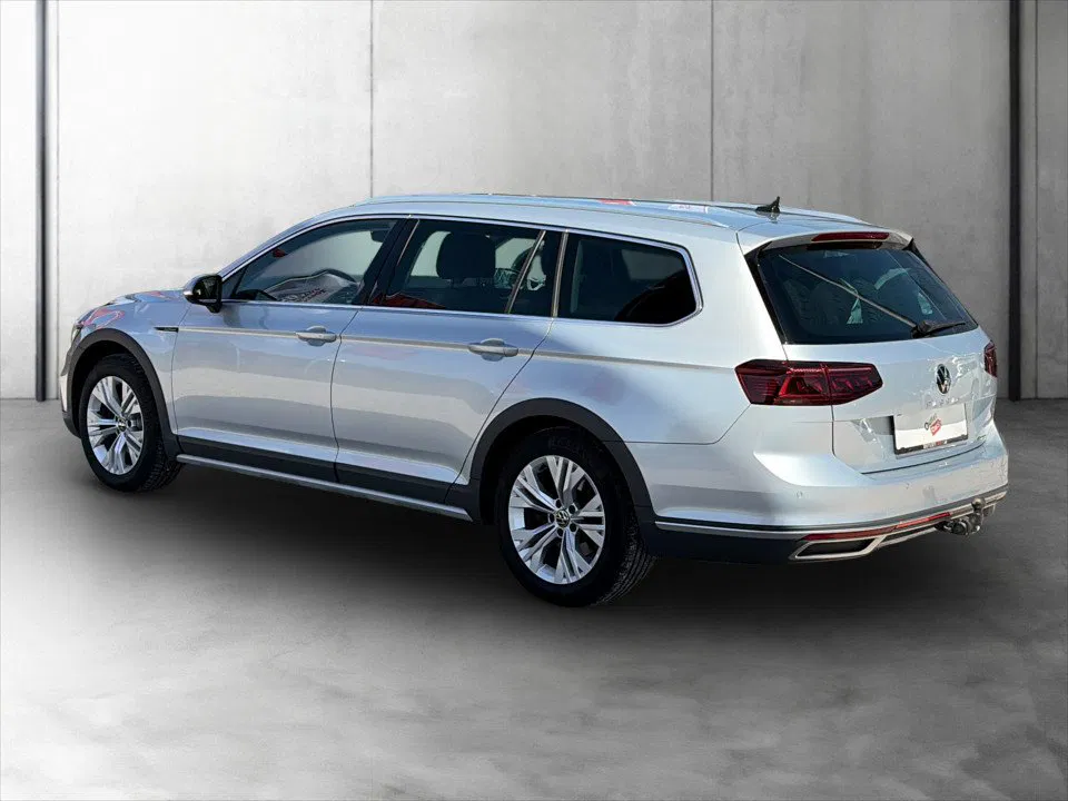 VW Passat Variant 2.0 TDI 4Motion BMT Alltrack | Bild 4 von 23