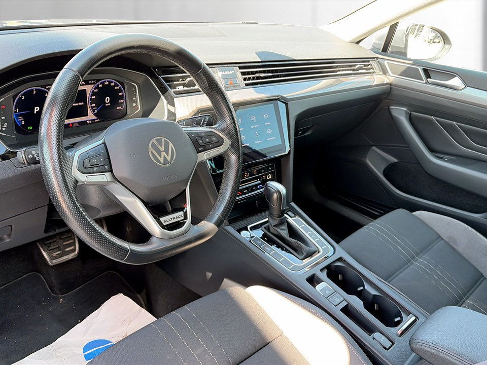 VW Passat Variant 2.0 TDI 4Motion BMT Alltrack | Bild 8 von 23