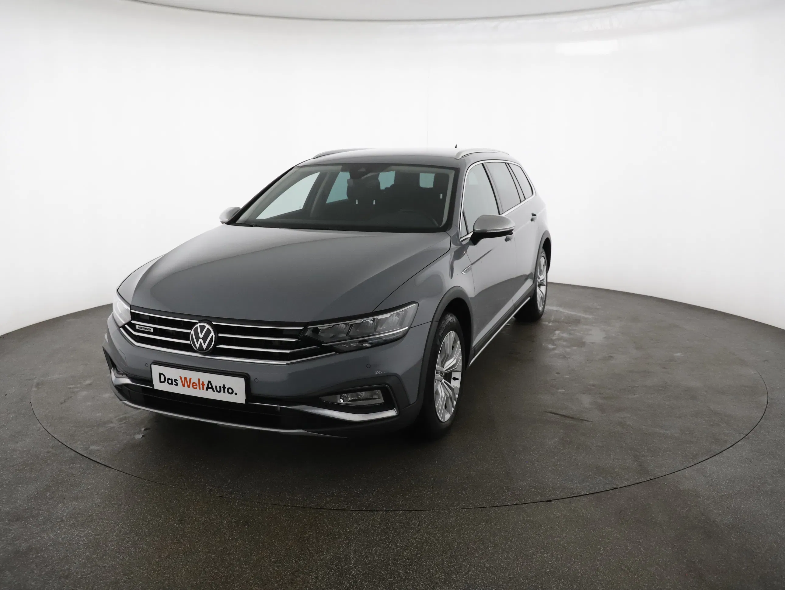 VW Passat Variant 2.0 TDI 4Motion BMT Alltrack | Bild 2 von 25