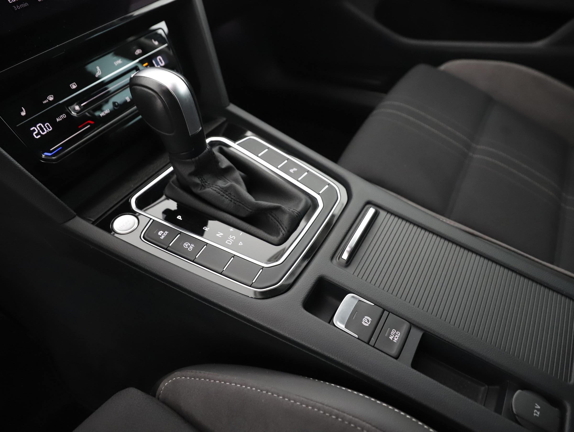 VW Passat Variant 2.0 TDI 4Motion BMT  Alltrack | Bild 18 von 25