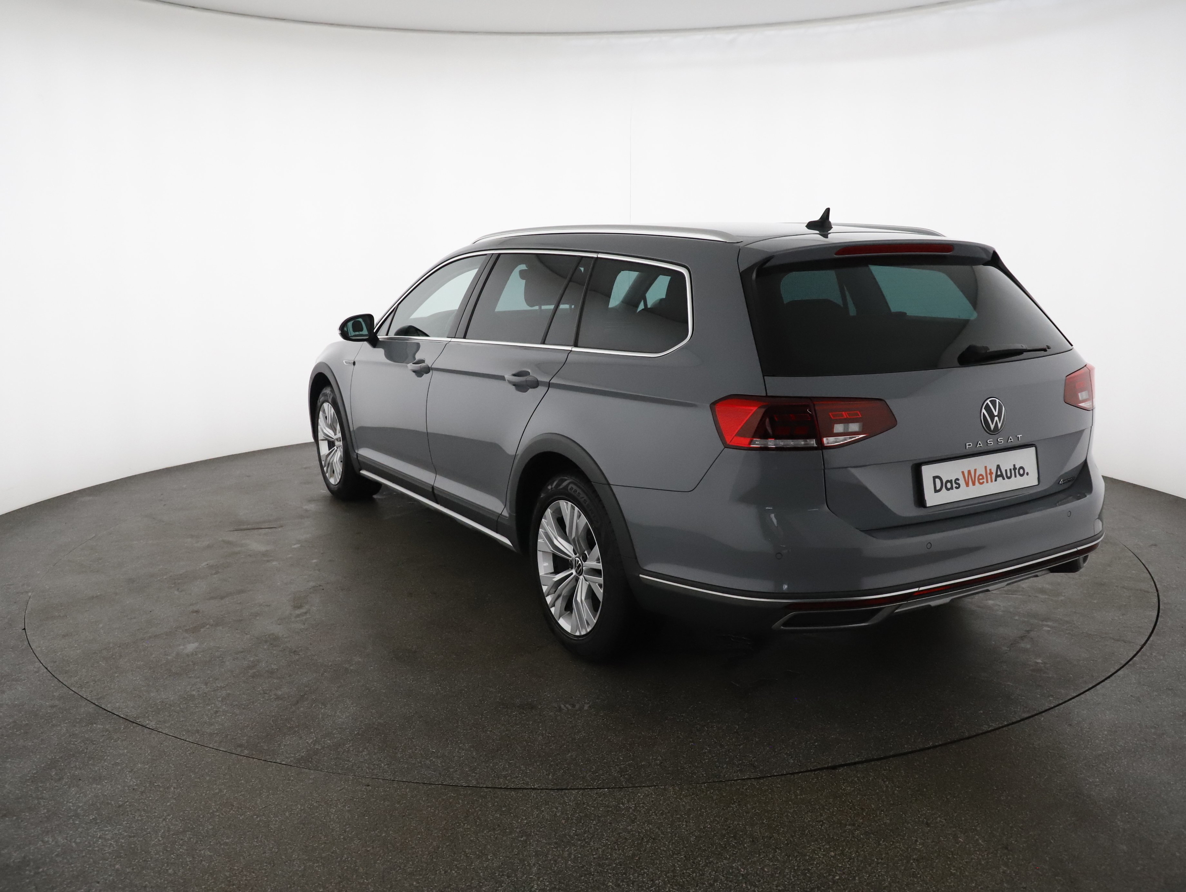 VW Passat Variant 2.0 TDI 4Motion BMT  Alltrack | Bild 3 von 25