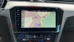 VW Passat Variant 2.0 TDI | Thumbnail 18 von 26