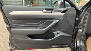 VW Passat Variant 2.0 TDI | Thumbnail 8 von 26