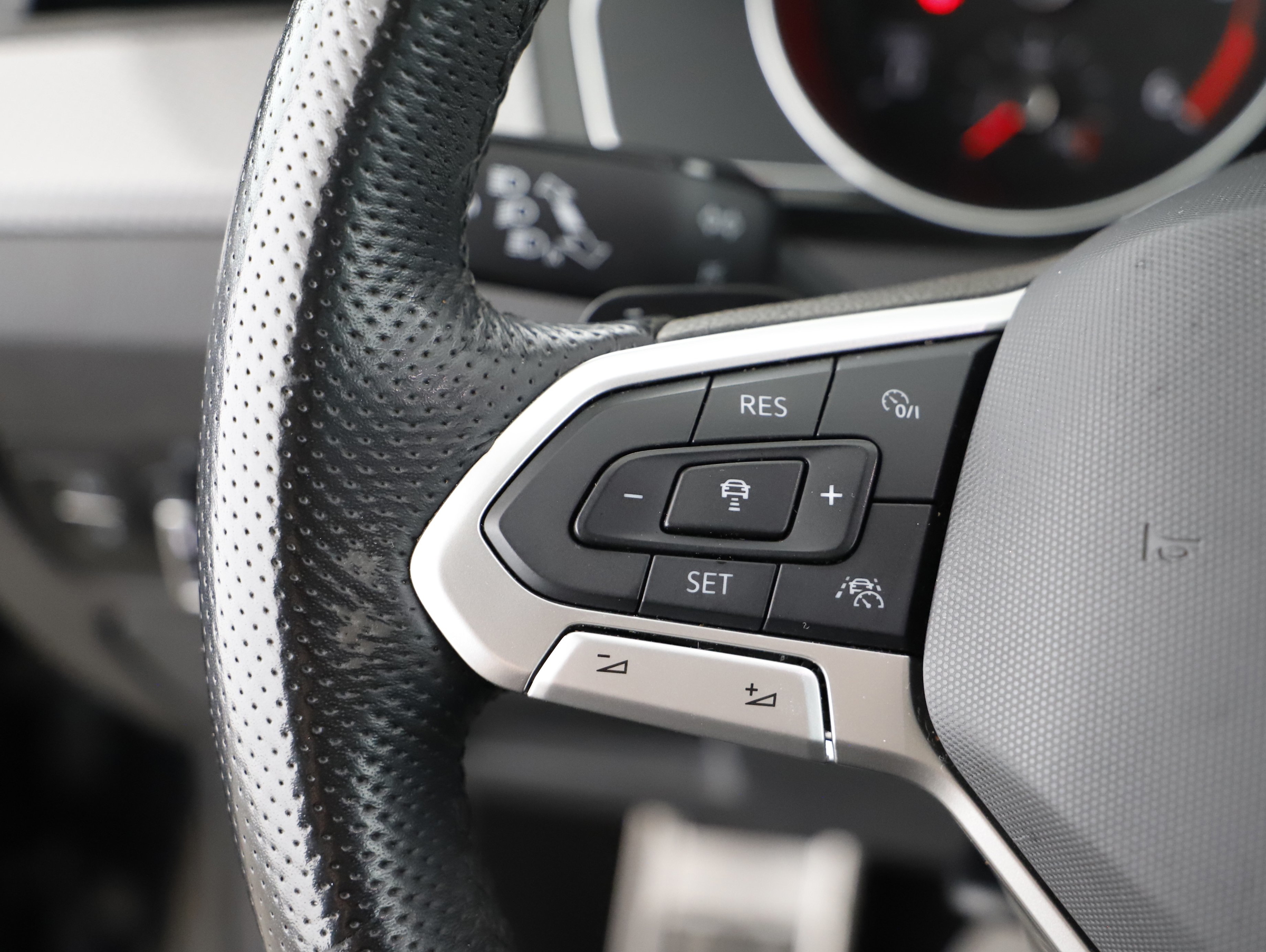 VW Passat Variant 2.0 TDI 4Motion BMT Alltrack | Bild 18 von 30