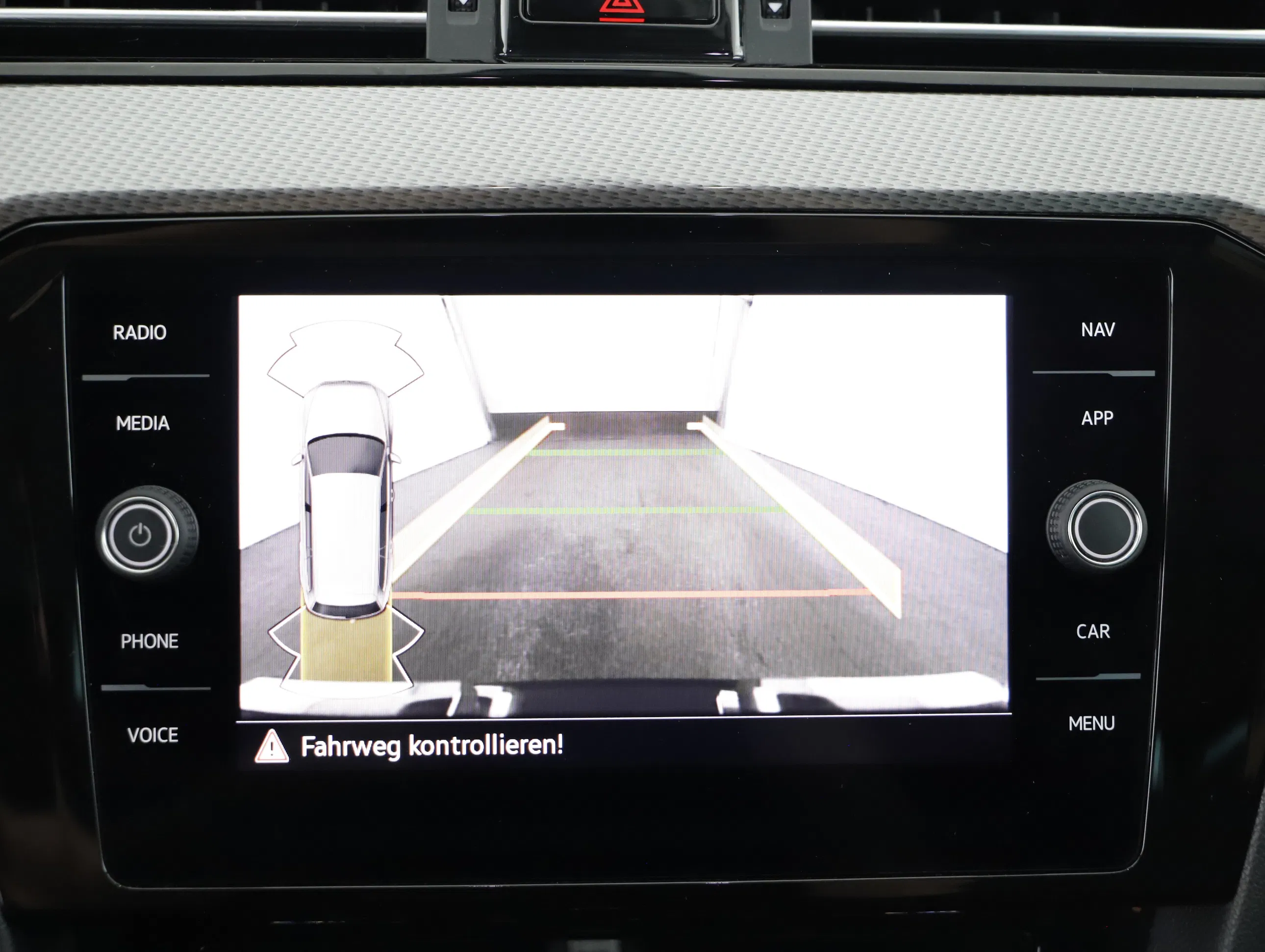 VW Passat Variant 2.0 TDI 4Motion BMT Alltrack | Bild 21 von 30