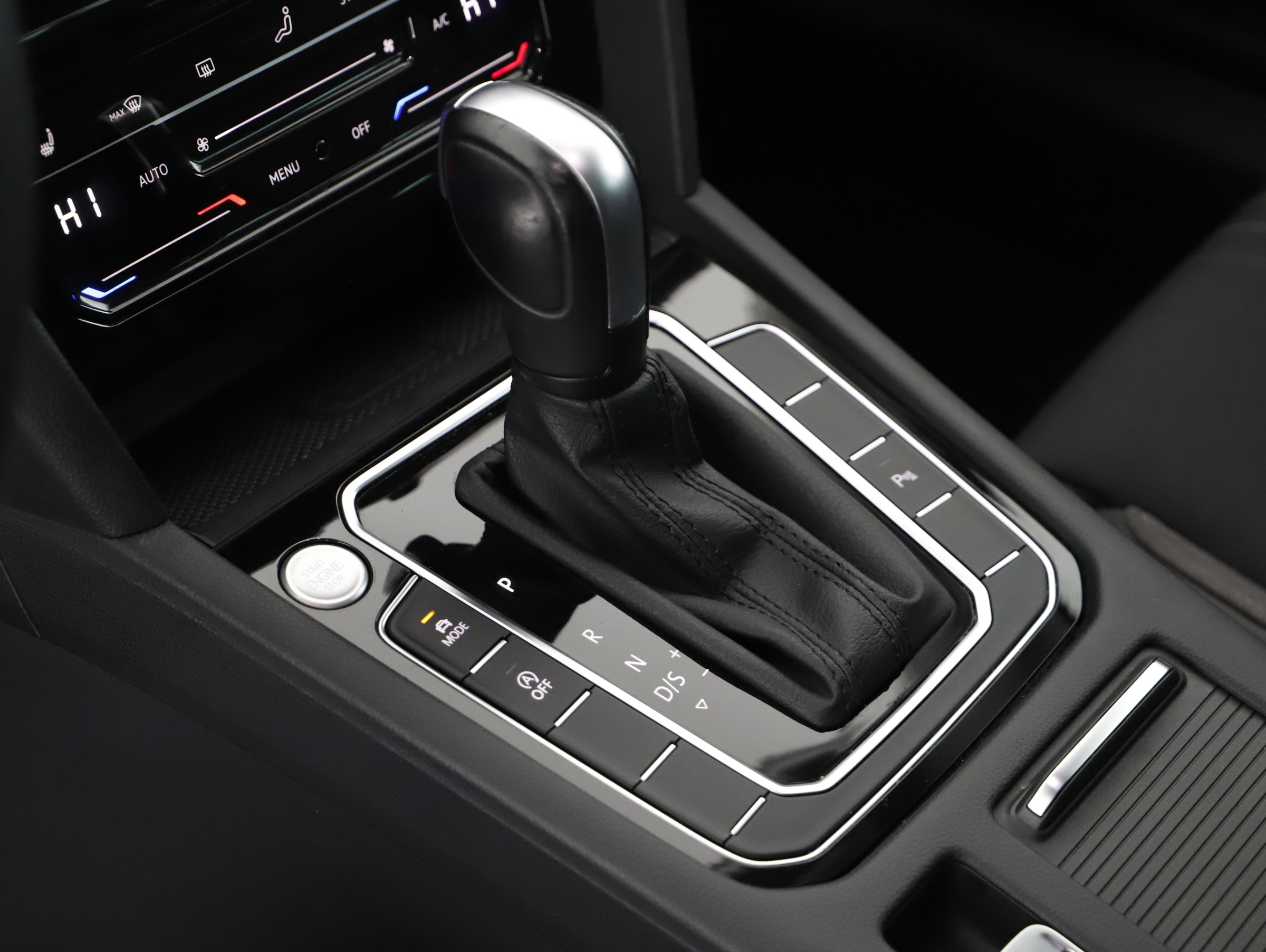 VW Passat Variant 2.0 TDI 4Motion BMT Alltrack | Bild 24 von 30