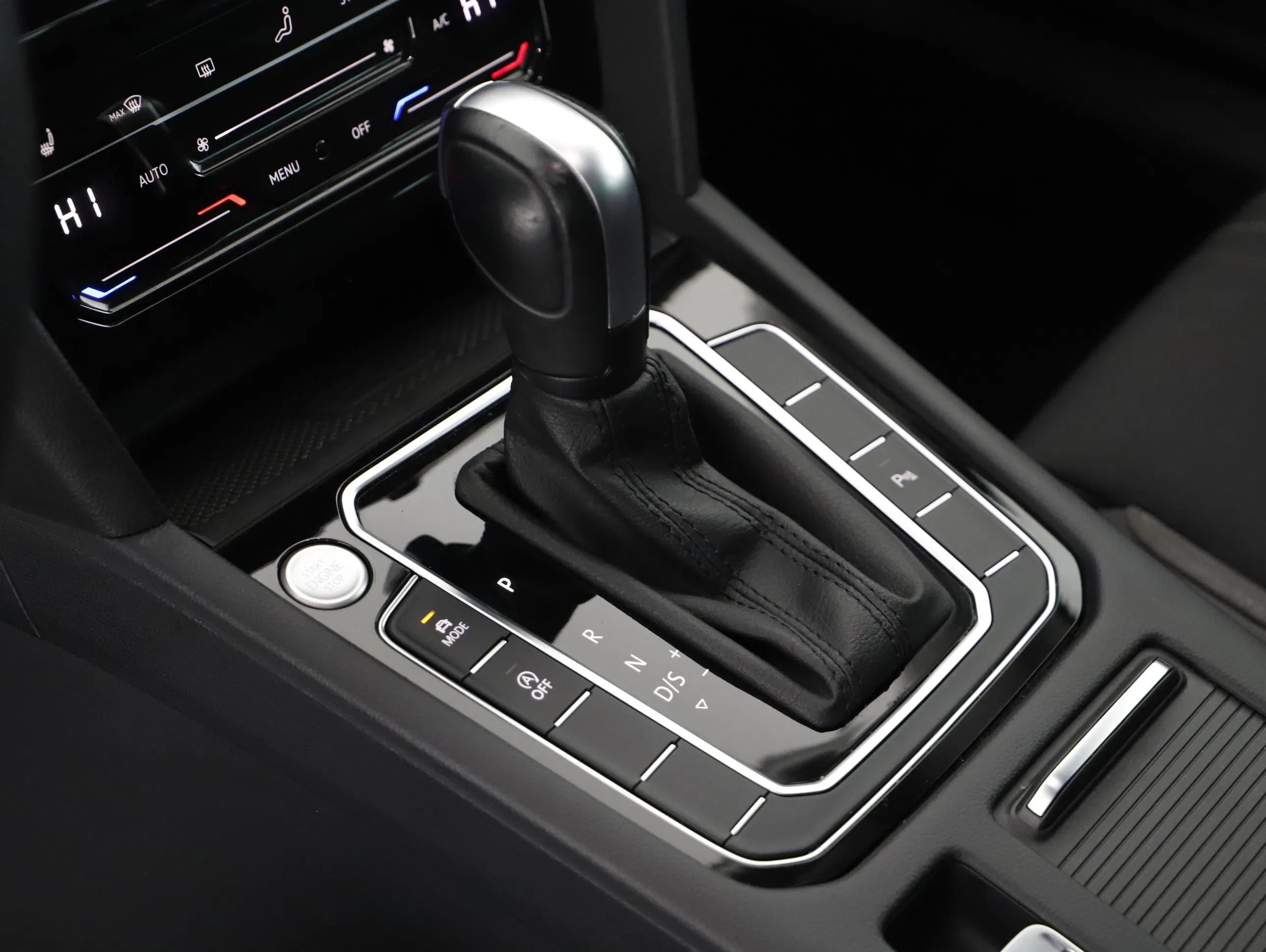 VW Passat Variant 2.0 TDI 4Motion BMT Alltrack | Bild 24 von 30