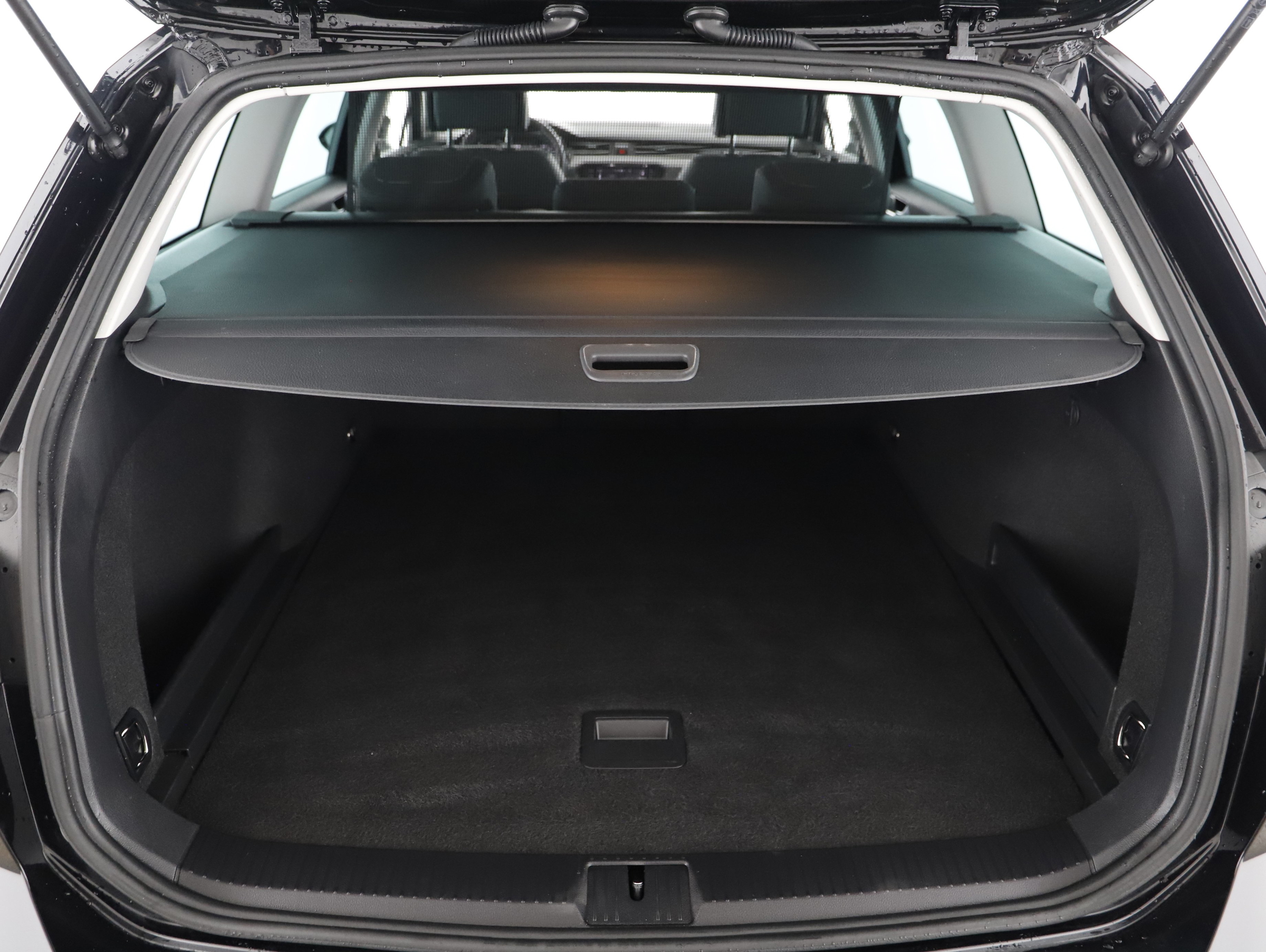 VW Passat Variant 2.0 TDI 4Motion BMT Alltrack | Bild 26 von 30