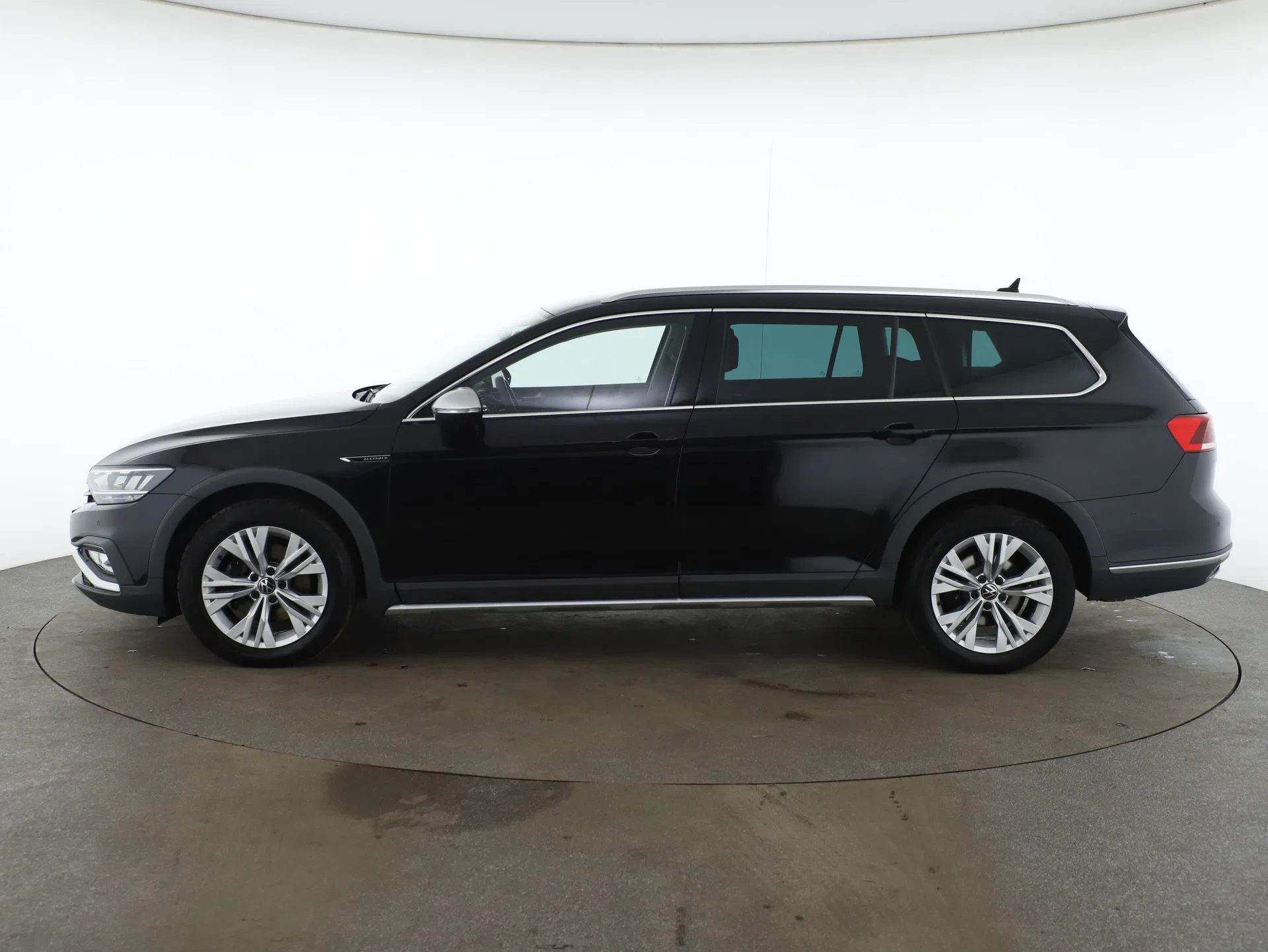 VW Passat Variant 2.0 TDI 4Motion BMT Alltrack | Bild 9 von 30