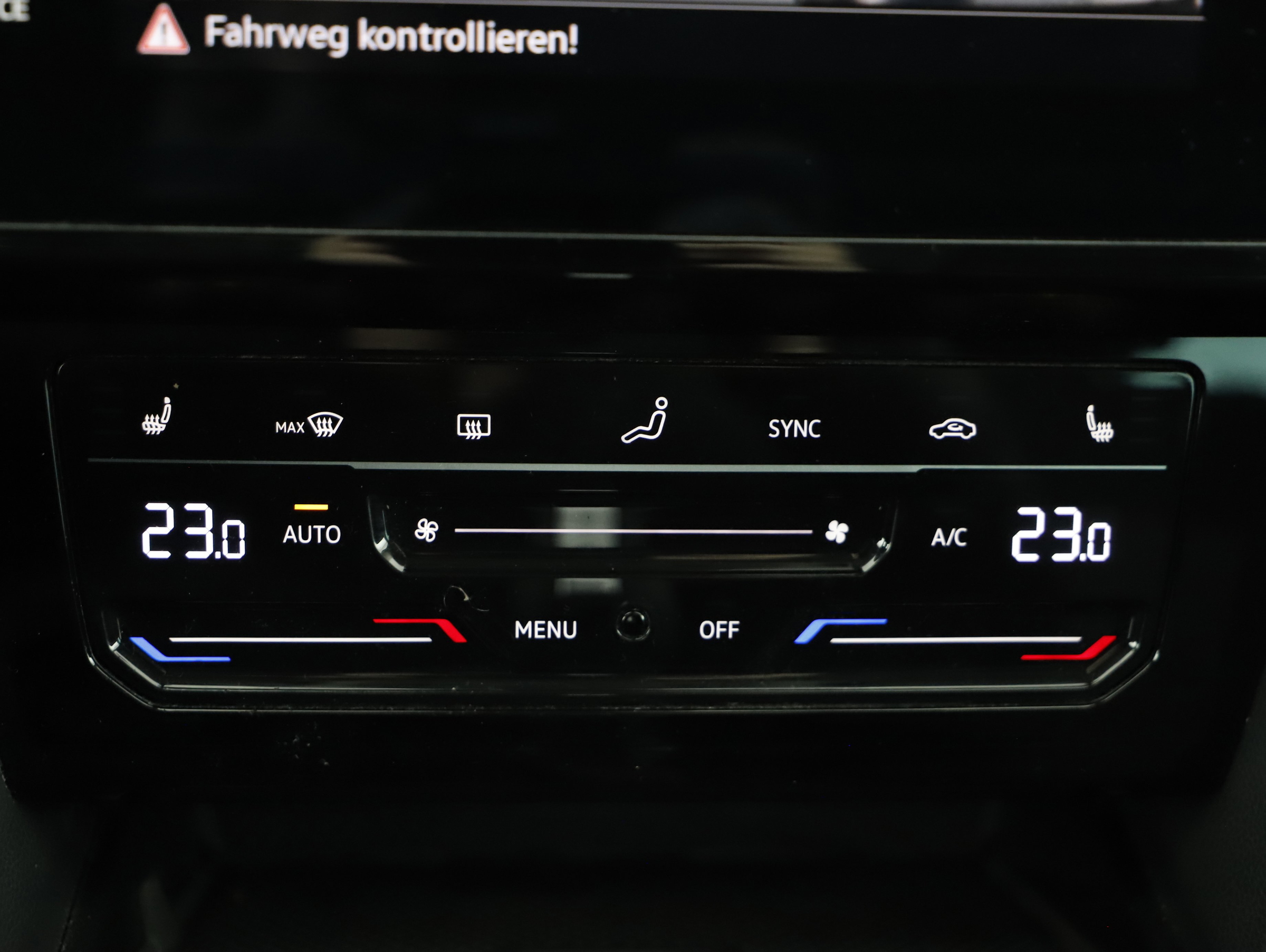 VW Passat Var. 2.0 TDI Bus. DSG | Bild 11 von 25