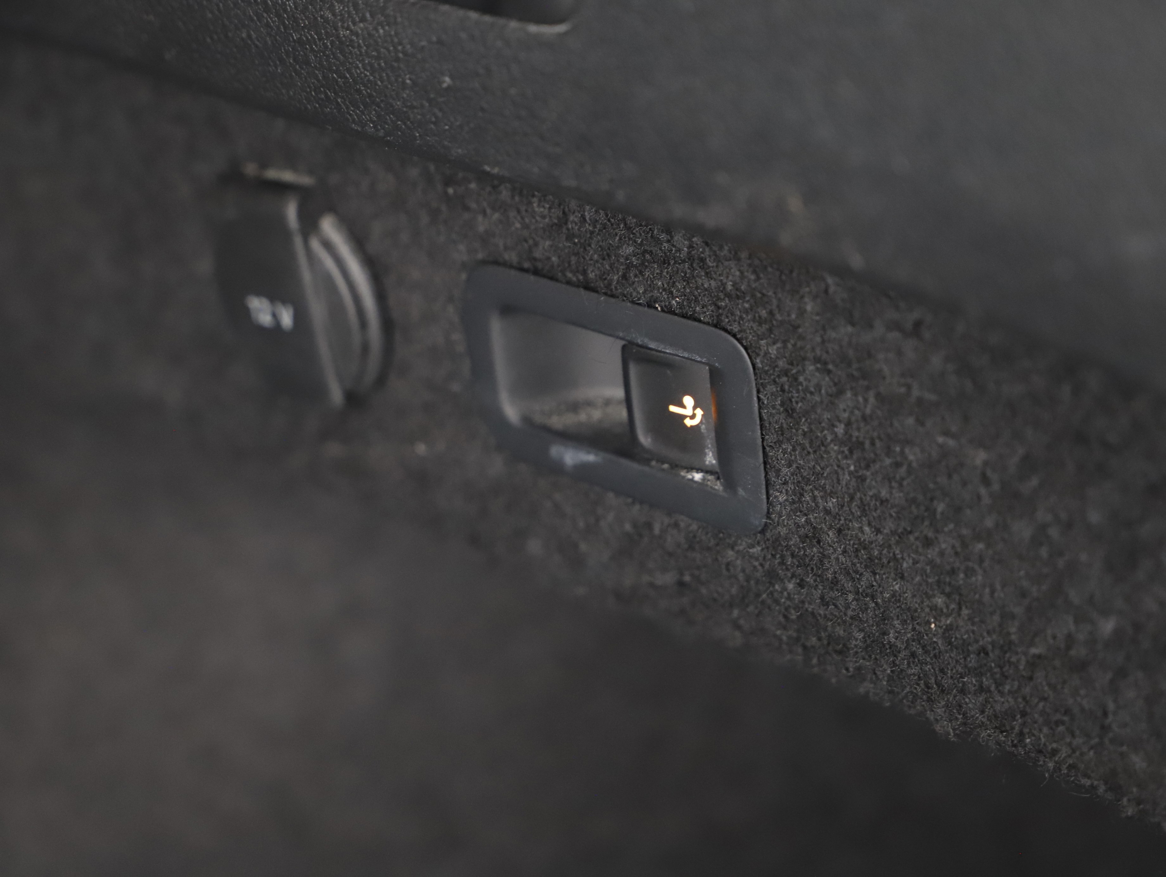 VW Passat Var. 2.0 TDI Bus. DSG | Bild 19 von 25