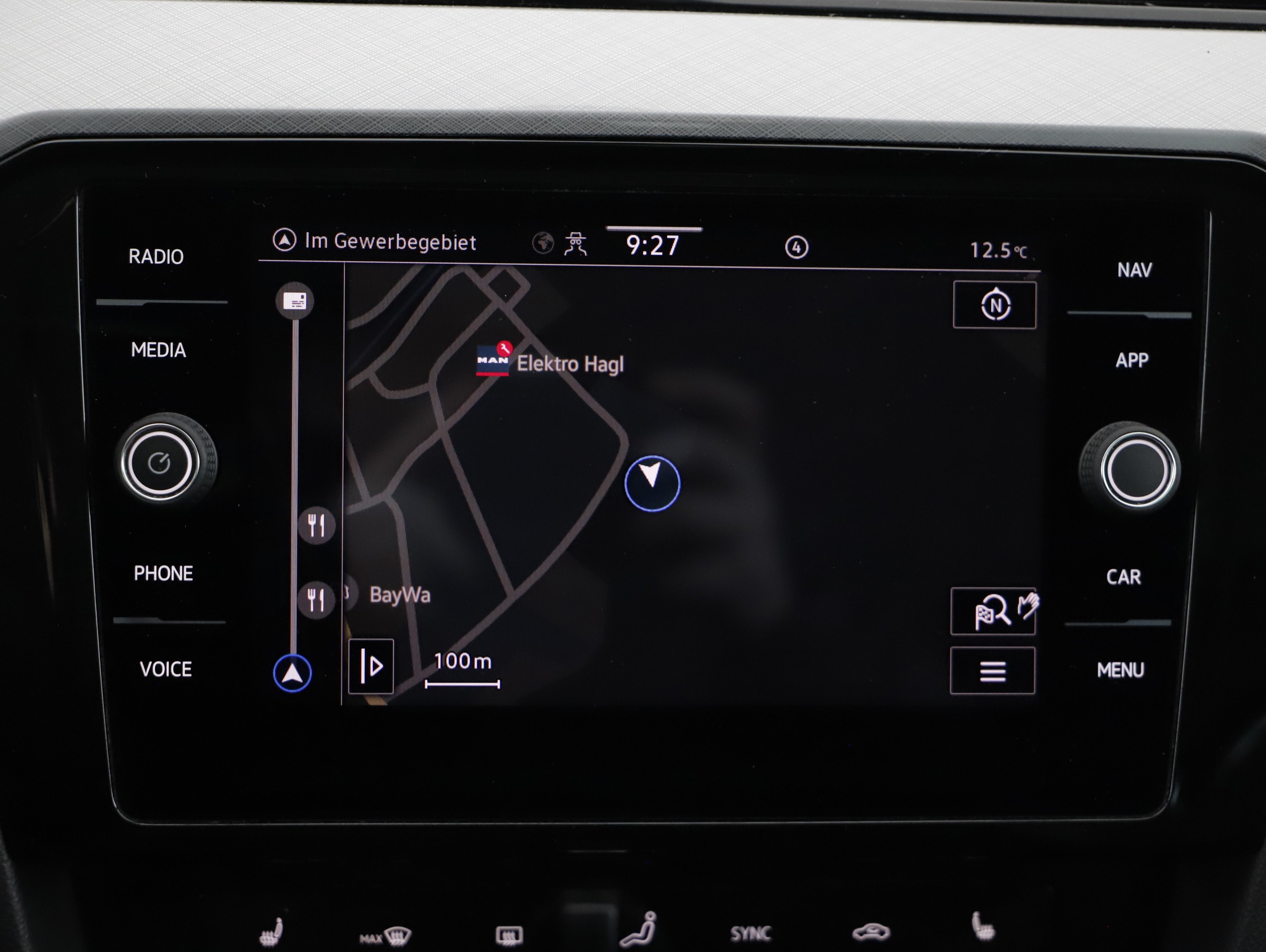 VW Passat Var. 2.0 TDI Bus. DSG | Bild 9 von 25