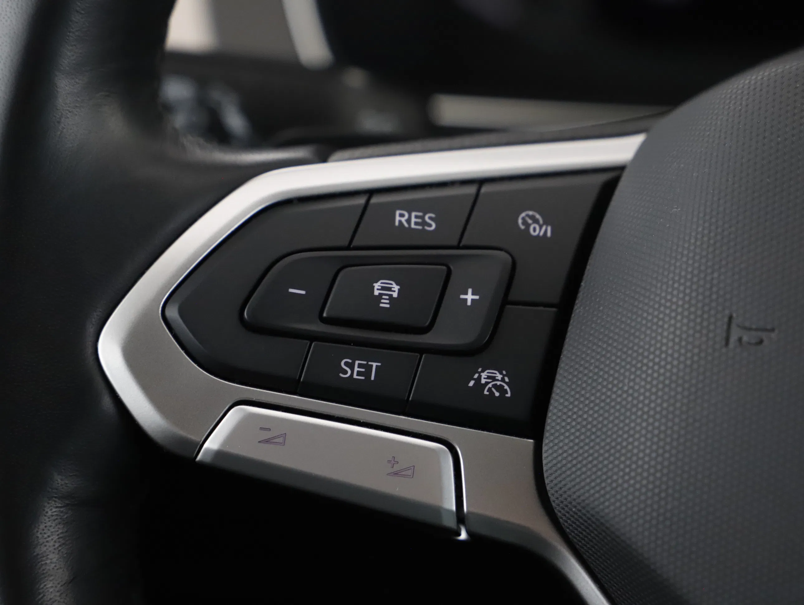 VW Passat Variant 2.0 TDI BMT Elegance | Bild 11 von 21